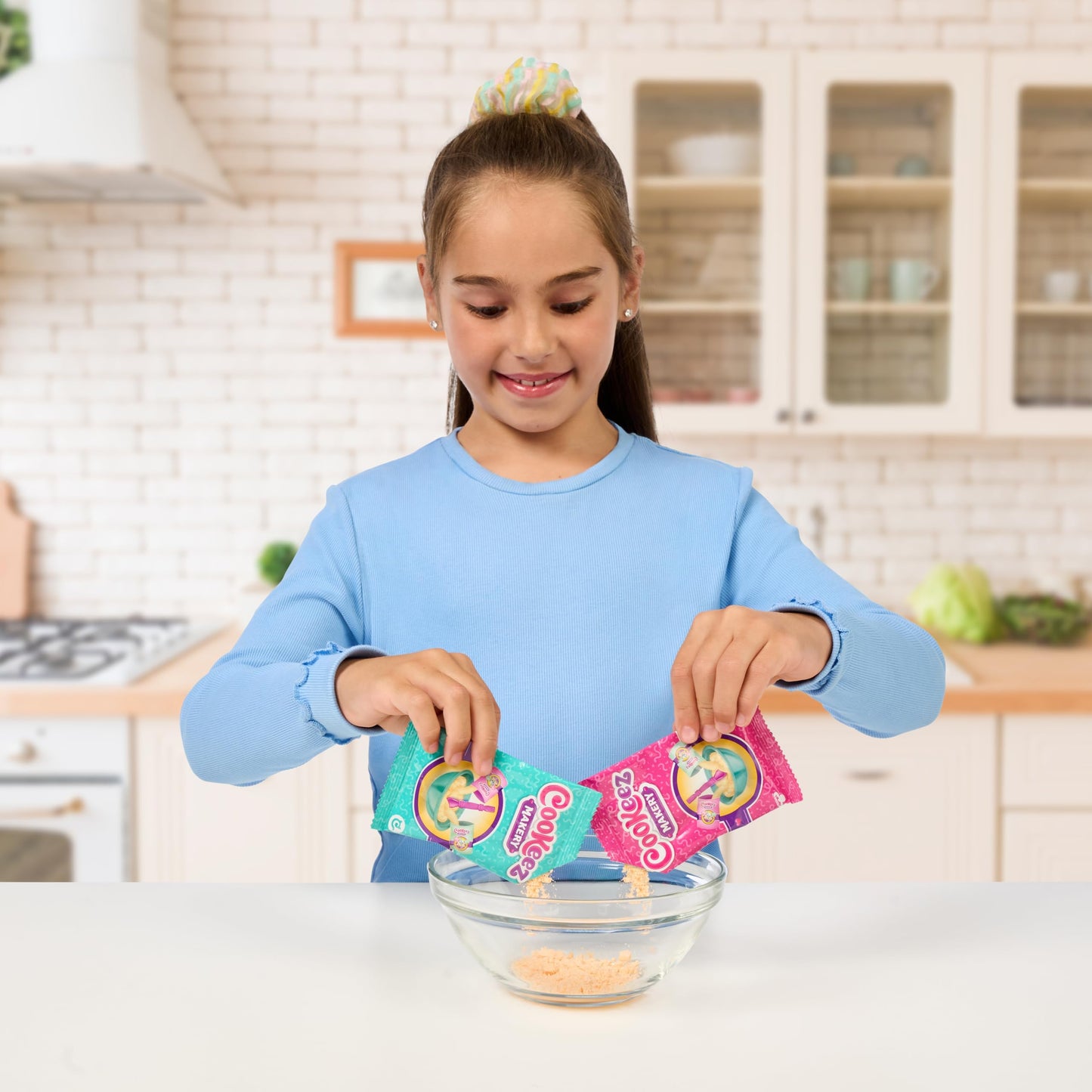 Cookeez Makery Oven for Party Treats, Mix Your Cuddly Friend! Warm up The Dough Mix and Create a Warm, Fragrant Interactive Birthday Cake, What Treat Will it be?