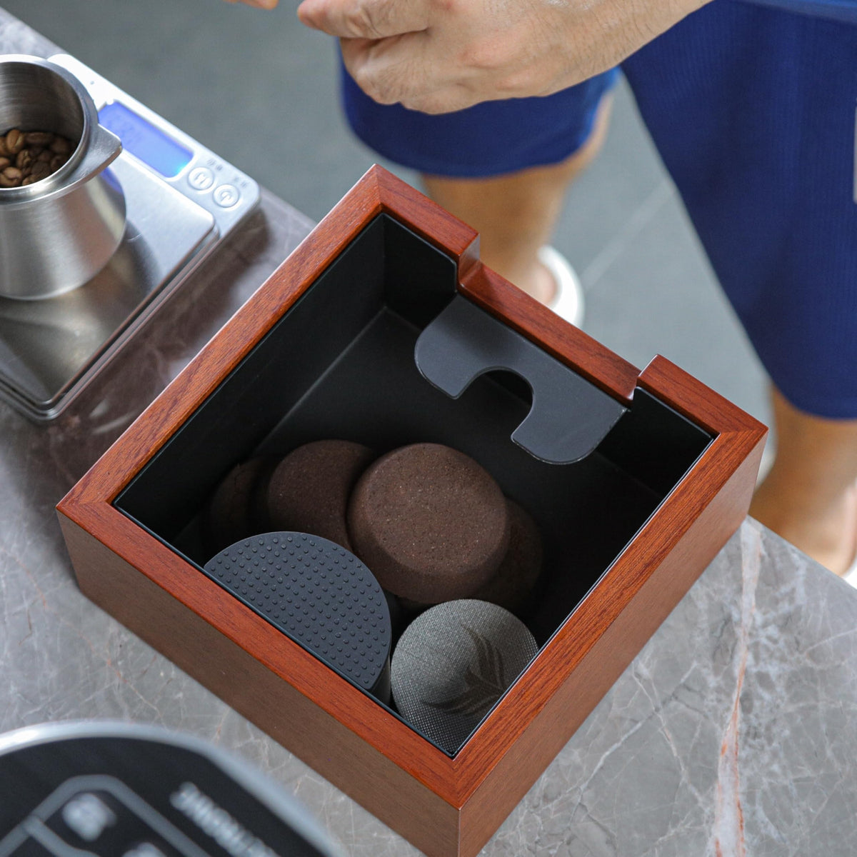 KNODOS Rosewood Espresso Knock Box – Coffee Puck Bin with Shock-Absorbing Bar & Non-Slip Base | Premium Coffee Grounds Container for Espresso Stations & Home Barista Setups