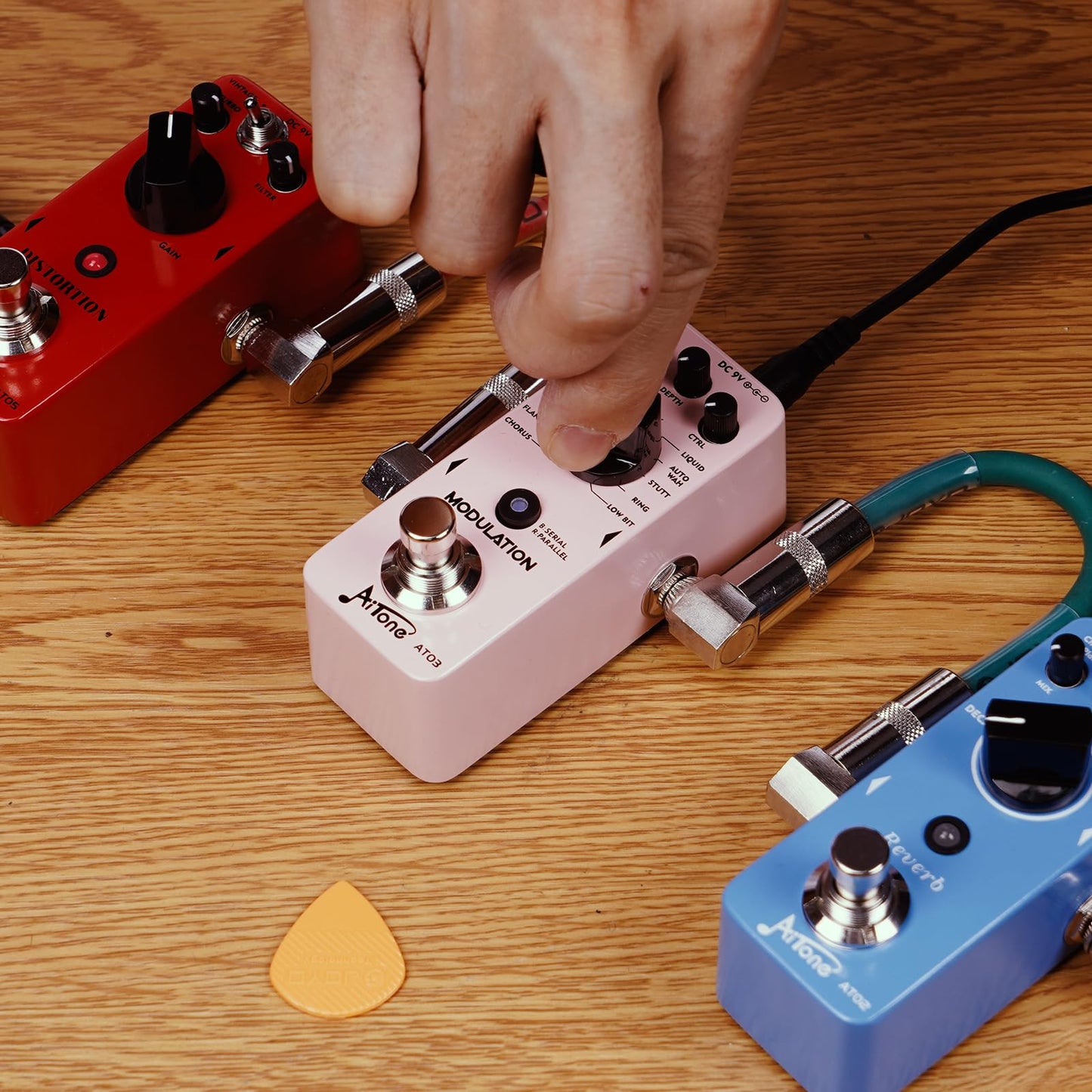 AITONE Modulation Pedal for Electric Guitar with Chorus Flanger Tremolo Phaser Vibrato Multi Digital Guitar Pedals 11 Modulation Modes (AT-03)