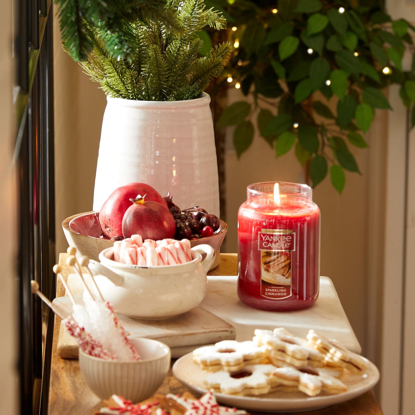 Yankee Candle Scented Candle, Sparkling Cinnamon, Original Large Jar Candle, 110-150 Hours of Burn Time, 22 oz.
