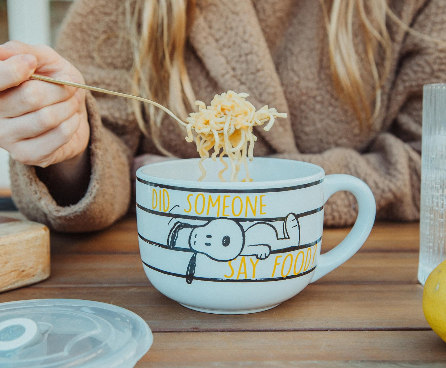 Silver Buffalo Peanuts Snoopy and Woodstock Did Someone Say Food Ceramic Soup Mug with Vented Plastic Lid, 24 Ounces