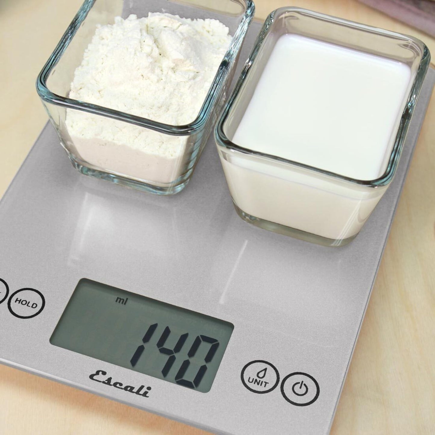 Escali Arti Digital Food Scale, Multi-Functional Kitchen Appliance, Precise Weight Measuring and Portion Control, Baking and Cooking Made Simple, Tempered Glass, Shiny Silver