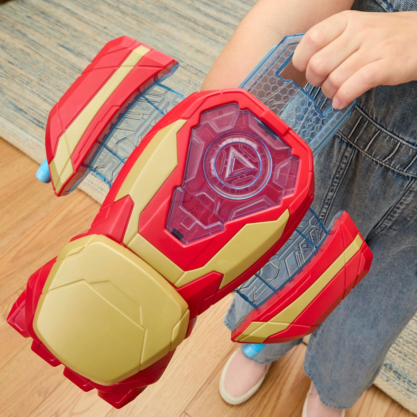 Marvel Avengers Iron Man Arc Blaster Roleplay Toy with 3 NERF Darts, Super Hero Toys for Kids Ages 5+