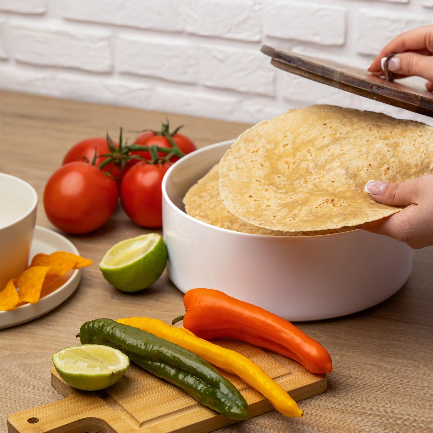 Tortillada - Tortilla Warmer Ceramic with Lid 9 Inch, Bread Warmer, Pancake Warmer, Tortilla Holder with Lid - Microwave-Safe