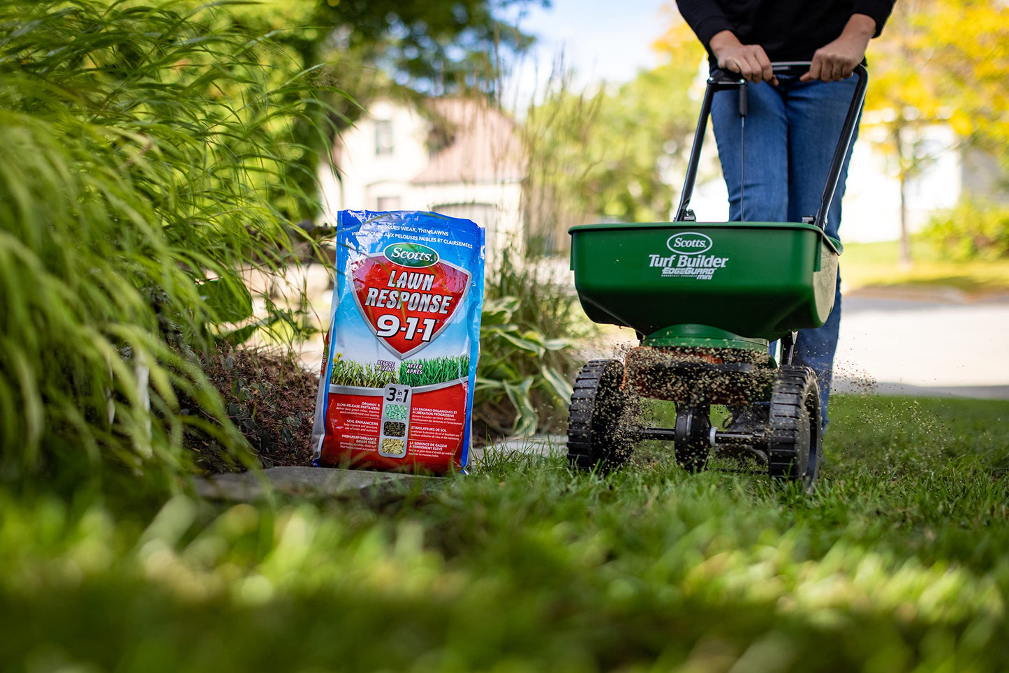 Scotts Lawn Response 9-1-1, 8kg (200 sq Meters / 2,150 sq feet Coverage) | Seed, Fertilizer & Soil Enhancer for Thick, Green Lawns | All-in-one Lawn Solution