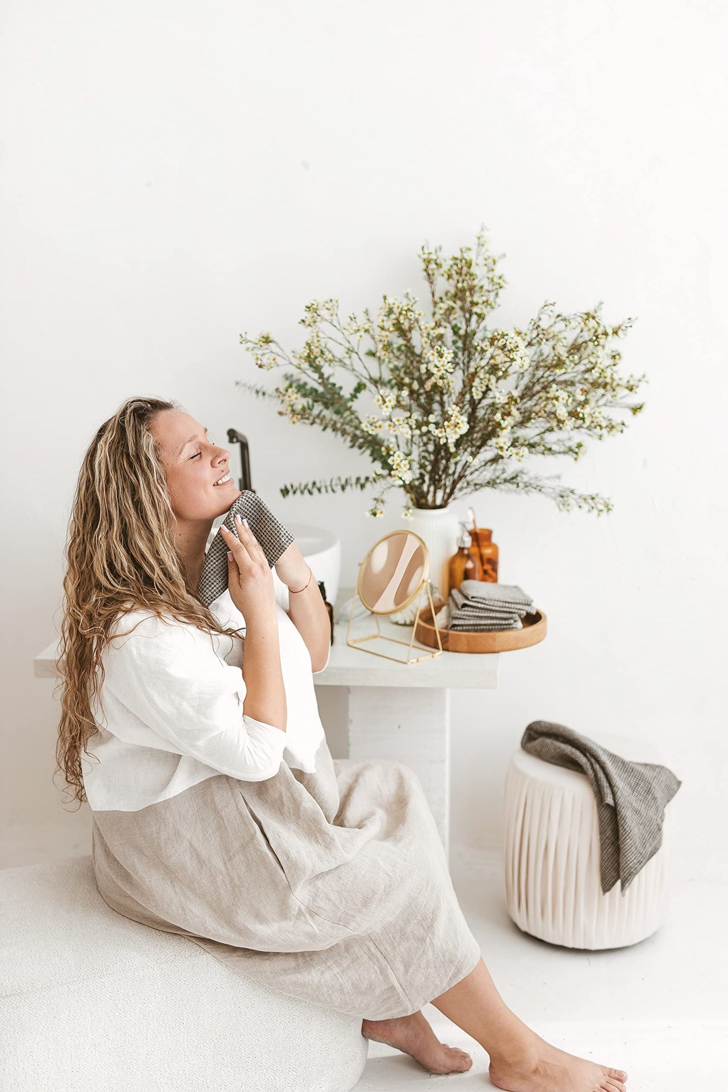 100% Linen Exfoliating Face Cloth - 4-Pack Black-Natural Linen Flax 10x10-inch Reusable Washcloths - Waffle Weave Natural Fiber Small Fingertip Towel for Your Hands Face Skin and Body