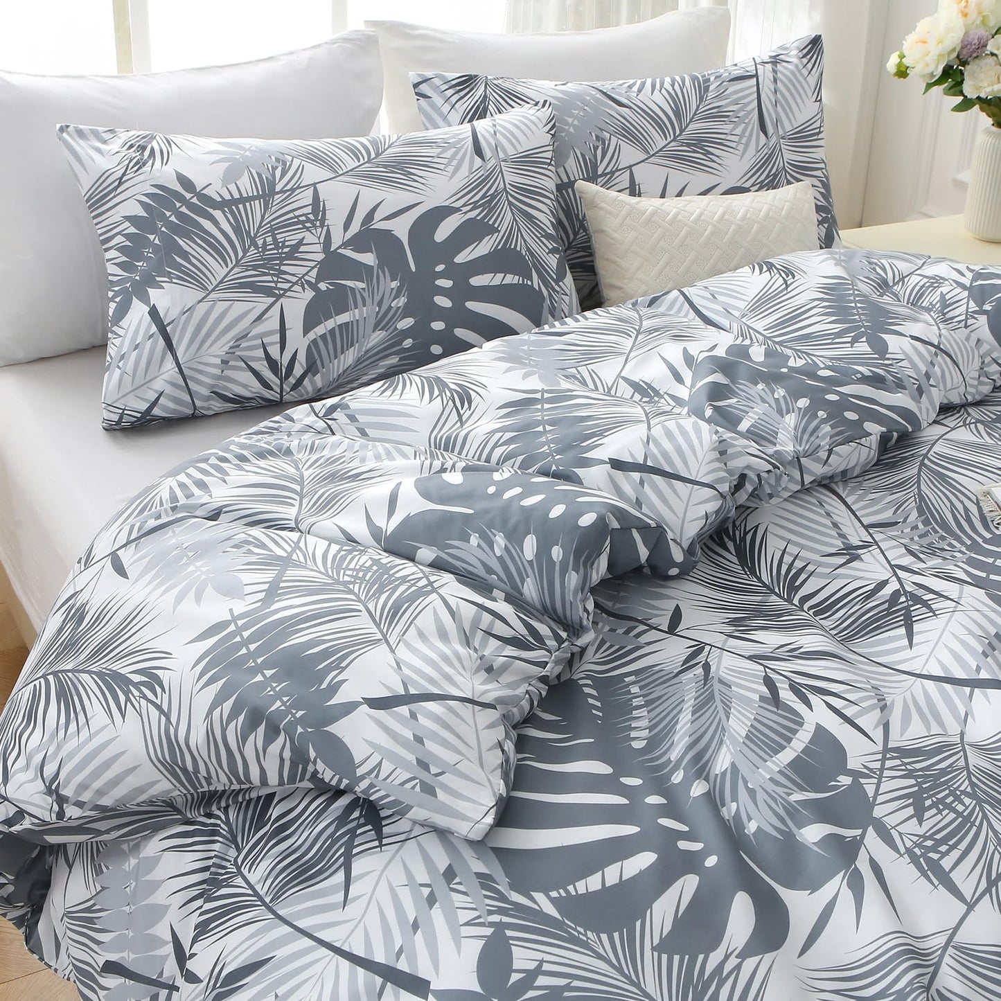 MUXHOMO Duvet Cover King Size, Reversible Floral BlackGrey Duvet Cover Set with Zipper Closure, 3 Pieces Botanical Patterns Soft Microfiber Bedding Set with 4 Ties (90"x104", 2 Pillow Cases)