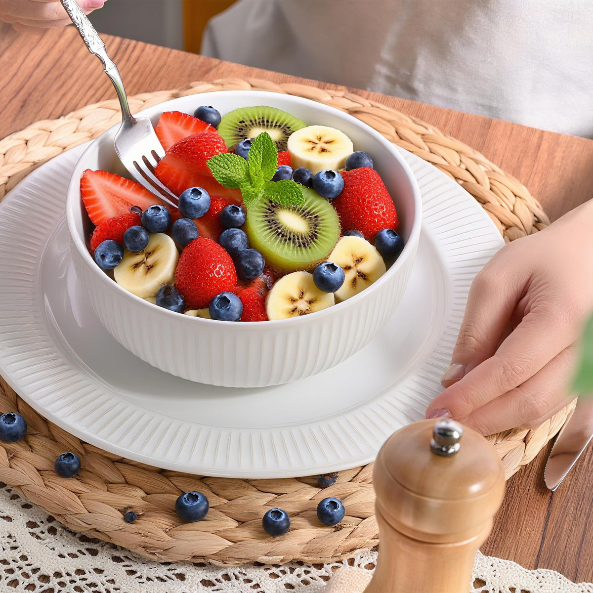 Hoilse Ceramic Dinnerware Set for 4-12-Piece Dinner Plates, Salad Plates and Bowls Set, Microwave & Dishwasher Safe Dish Set Scratch Resistant Stoneware, White