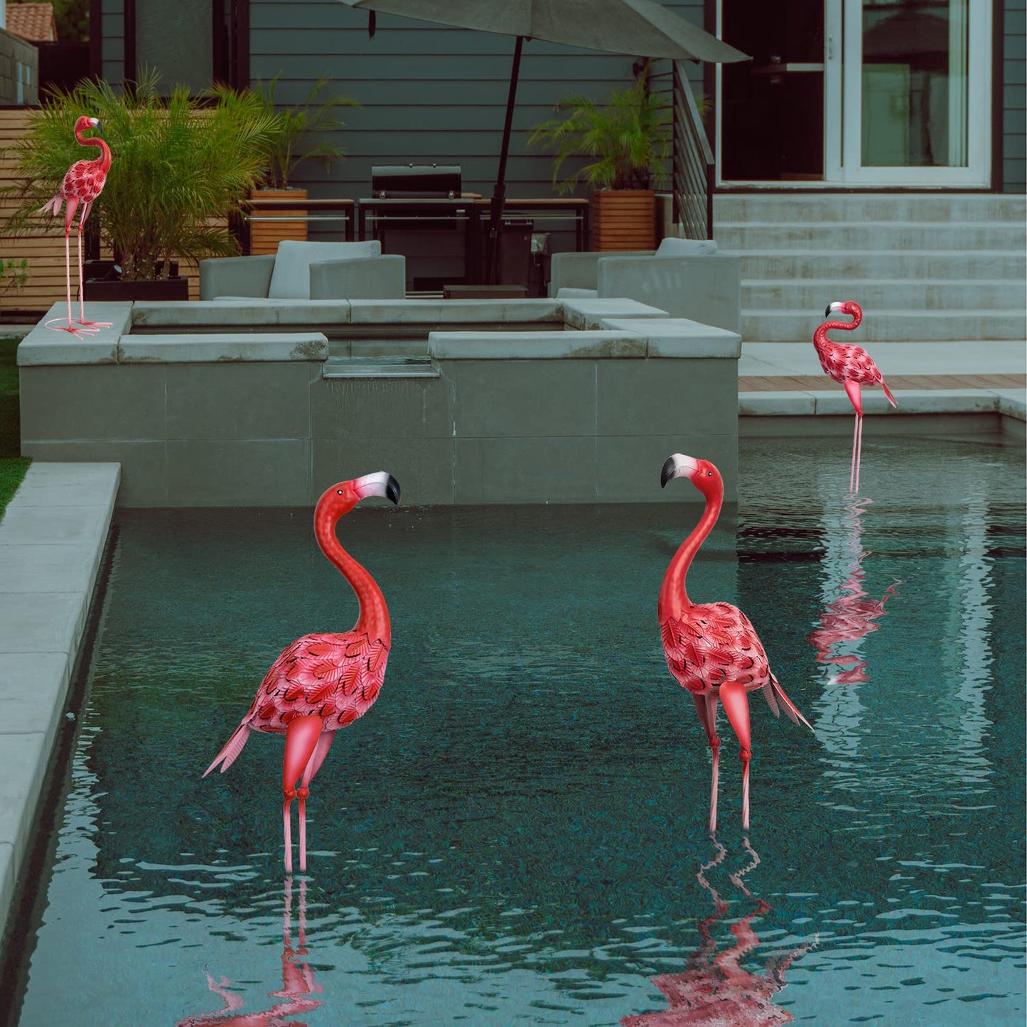 Metal Flamingo Garden Statues Red Flamingo Yard Art Outdoor Sculptures for Home Patio Lawn Backyard Décor, Set of 2