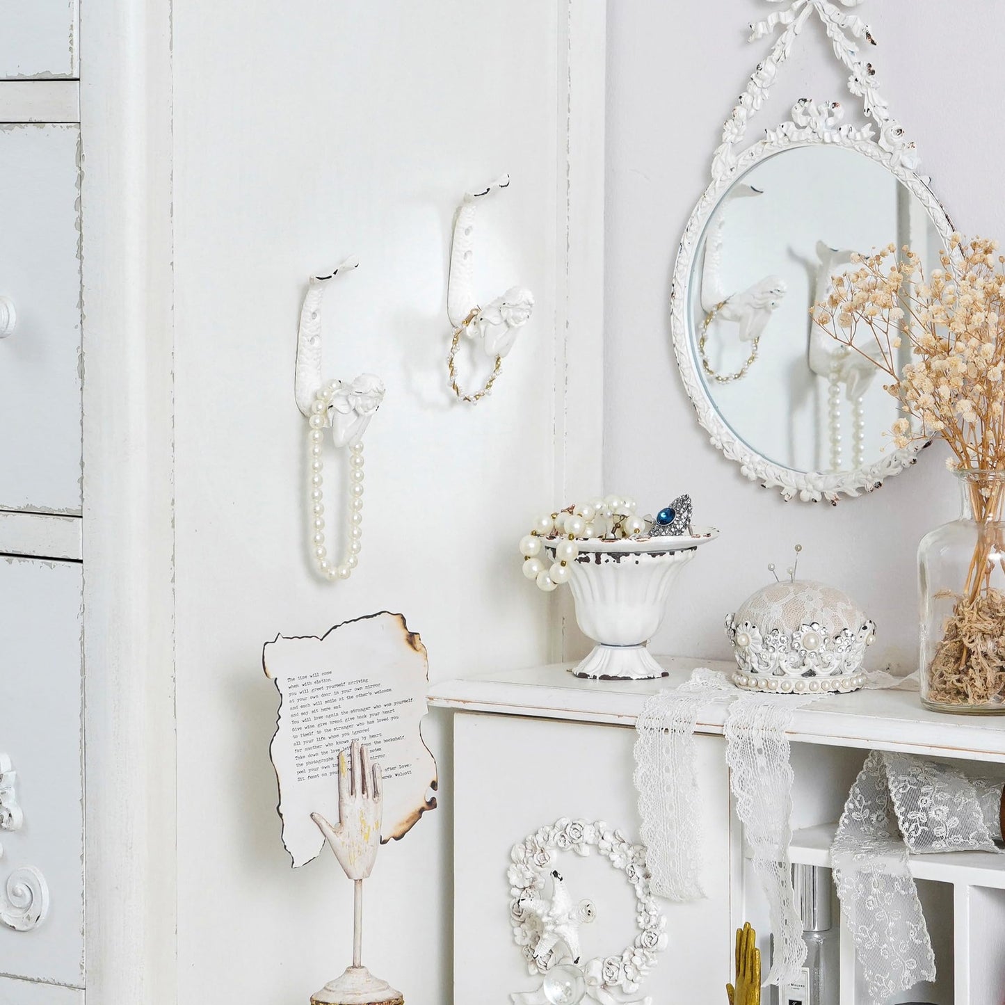 SOFFEE DESIGN 4pcs White Mermaid Shape Metal Coat Hooks, Playful Mermaid Design, Retro Friction Process, High Load-Bearing, for Vocation House, Seaside Cottages, Bathroom, Living Room