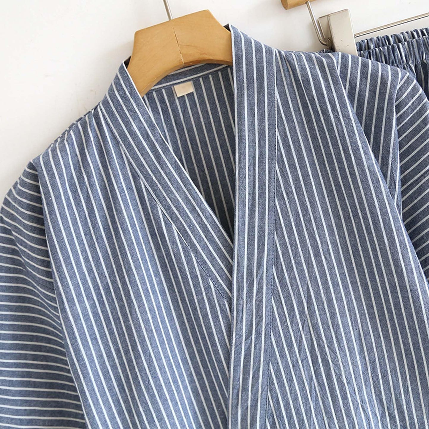 Classical Traditional Japanese Style Pajamas, Stylish Cotton Bathrobe Kimono Pajamas Casual Clothes for Men and Women, Blue Stripe, Multicolored, Medium