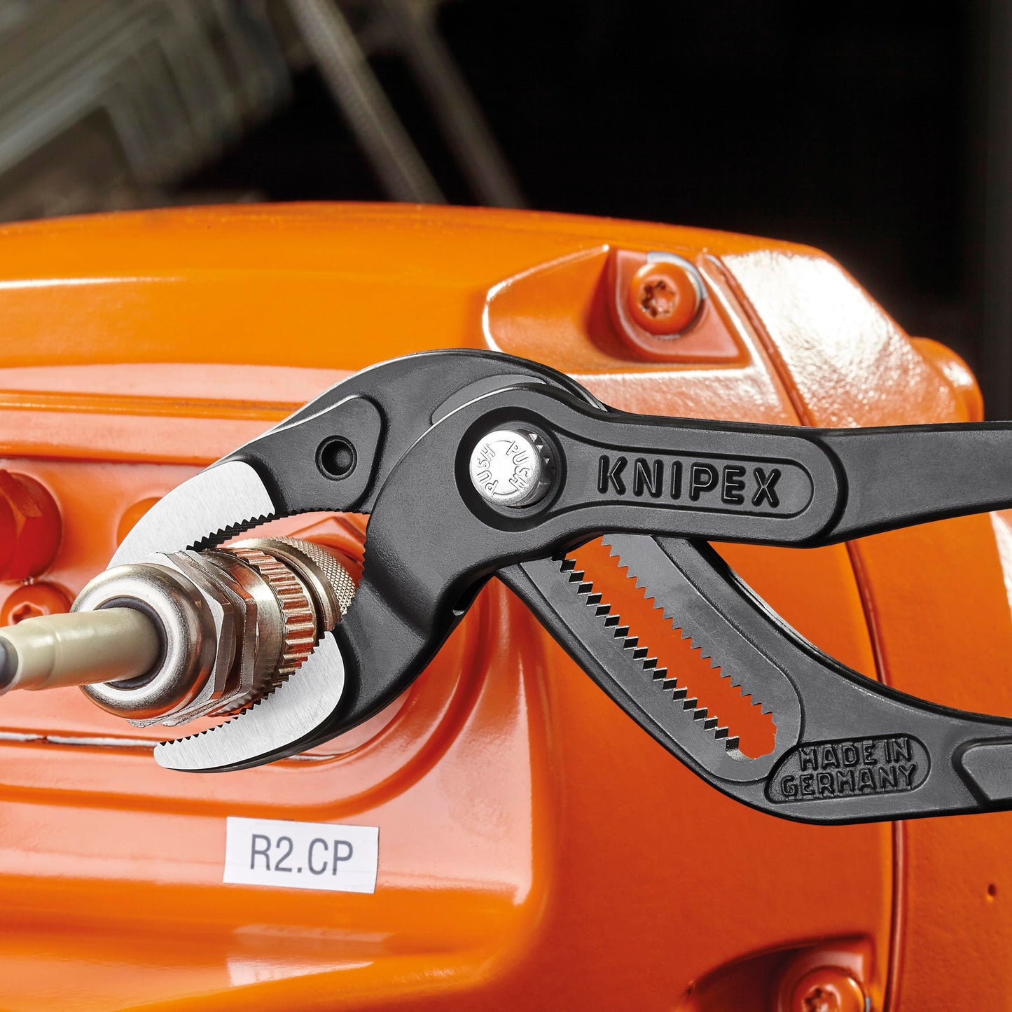 Pipe Gripping Pliers-Serrated Jaws