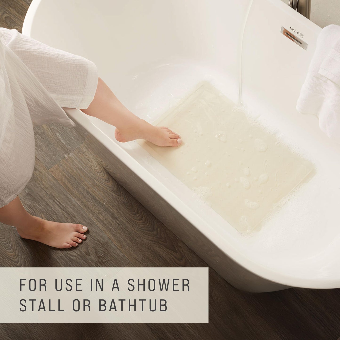 Rubbermaid Commercial Products Bath Tub and Shower Mat | Large - 28 x 16 in. | White | Machine Washable | Safti-Grip Non-Slip Bathroom Mat with Suction Cups for Home/Hotel/Shower/Bathtub
