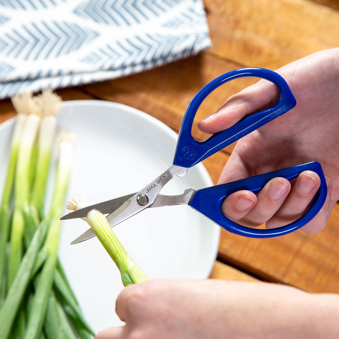 Joyce Chen Original Unlimited Kitchen Scissors All Purpose Kitchen Shears with Comfortable Handles, Blue