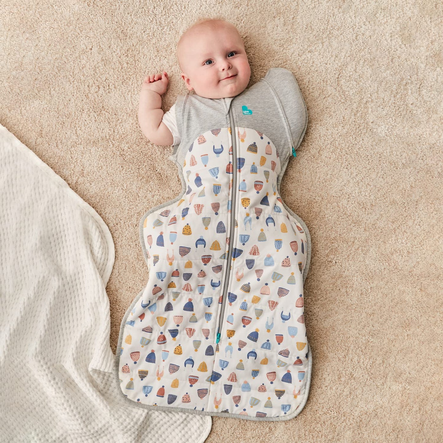 Love to Dream Swaddle UP Transition Bag Warm 2.5 TOG, Dreamer White, Medium, 13-19 lbs, Patented Zip-Off Wings, Gently Help Baby Safely Transition from Being Swaddled to Arms Free Before Rolling Over
