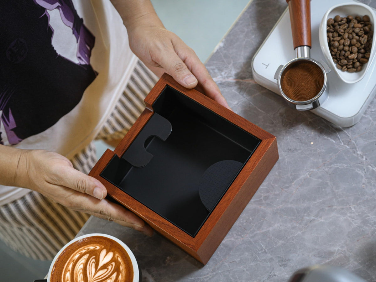 KNODOS Rosewood Espresso Knock Box – Coffee Puck Bin with Shock-Absorbing Bar & Non-Slip Base | Premium Coffee Grounds Container for Espresso Stations & Home Barista Setups