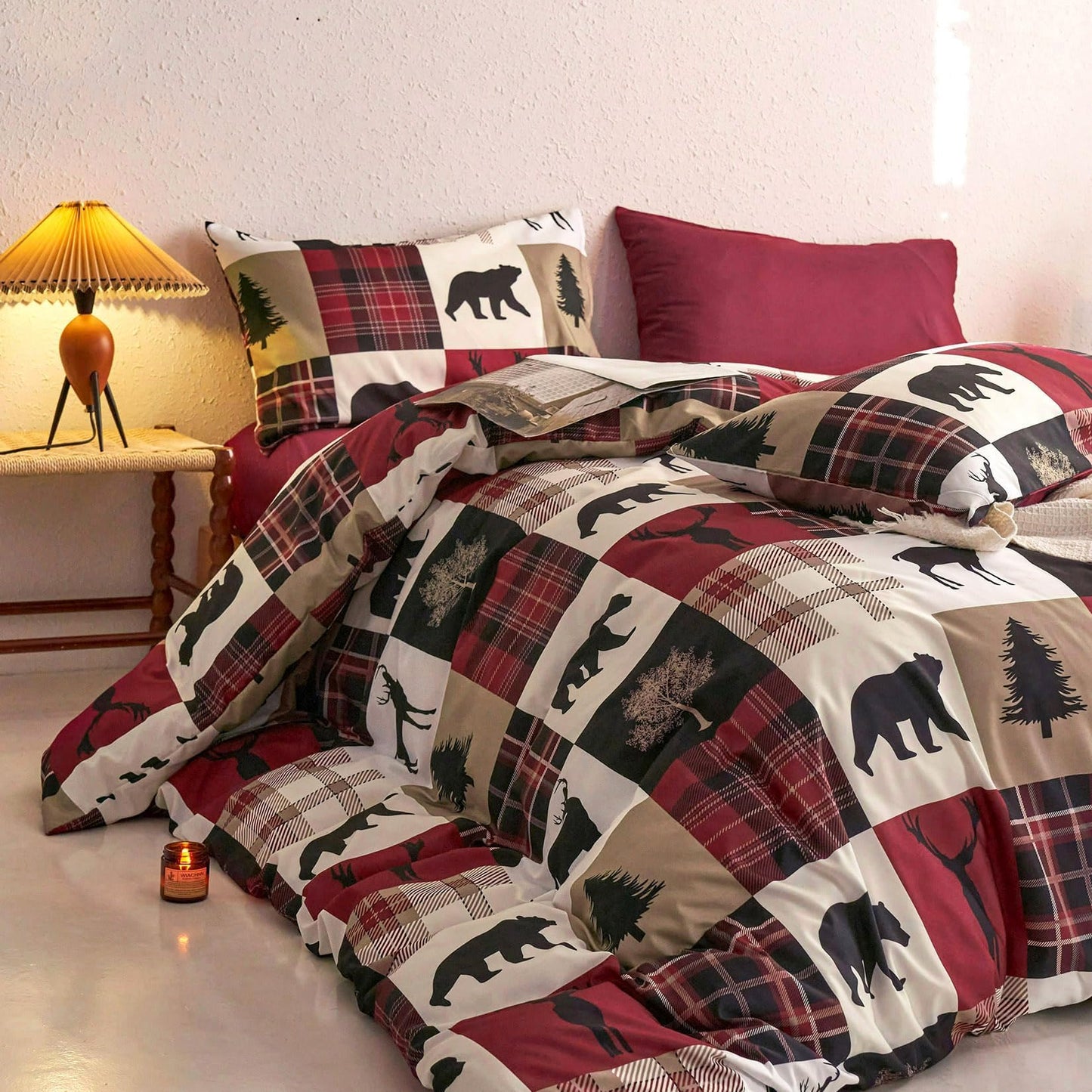 Wake In Cloud - Rustic Comforter Set, Cabin Christmas Farmhouse Western Lodge Woodland Wildlife Patchwork RV Outdoor Theme, Soft Lightweight Bedding, 3-Piece, Burgundy Black, Queen Size