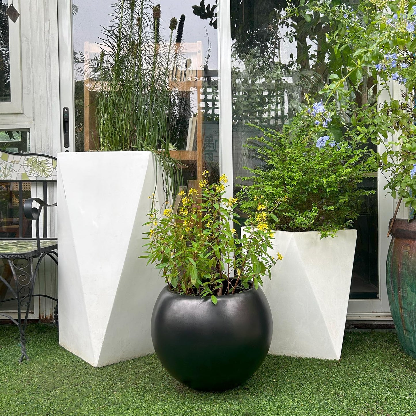 13.5 H x 17" Dia (12" Pot Opening) Round Fiberstone Planter with Drainage Hole, Black, Indoor/Outdoor Large Plant Pot for Home Patio Garden, Ideal for Large Plants