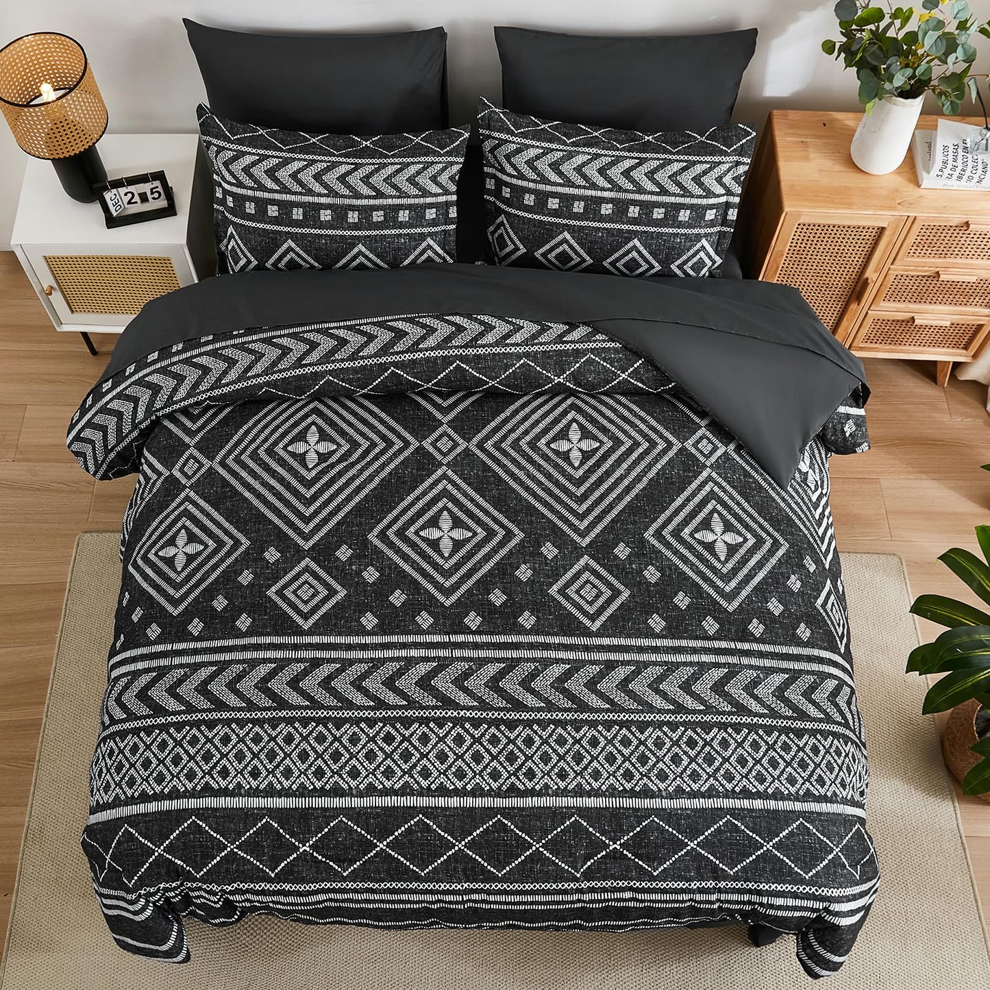 Yiran Black Comforter Set Queen Size, Boho Aztec Comforter Bedding Set, 7 Piece Bohemian Summer Bed in a Bag, Soft Microfiber Striped Complete Bedding Set with Sheets for All Season