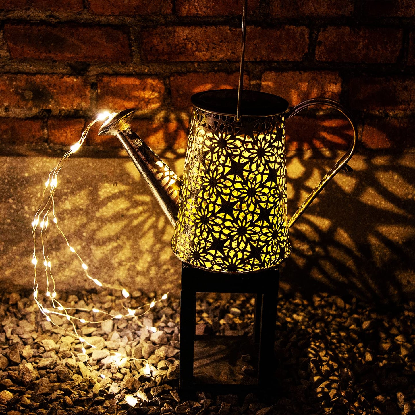 Watering can with Lights,Solar Lantern Outdoor Hanging Waterproof, Decorative Retro Metal Solar Lights for Table Patio Yard Pathway Walkway