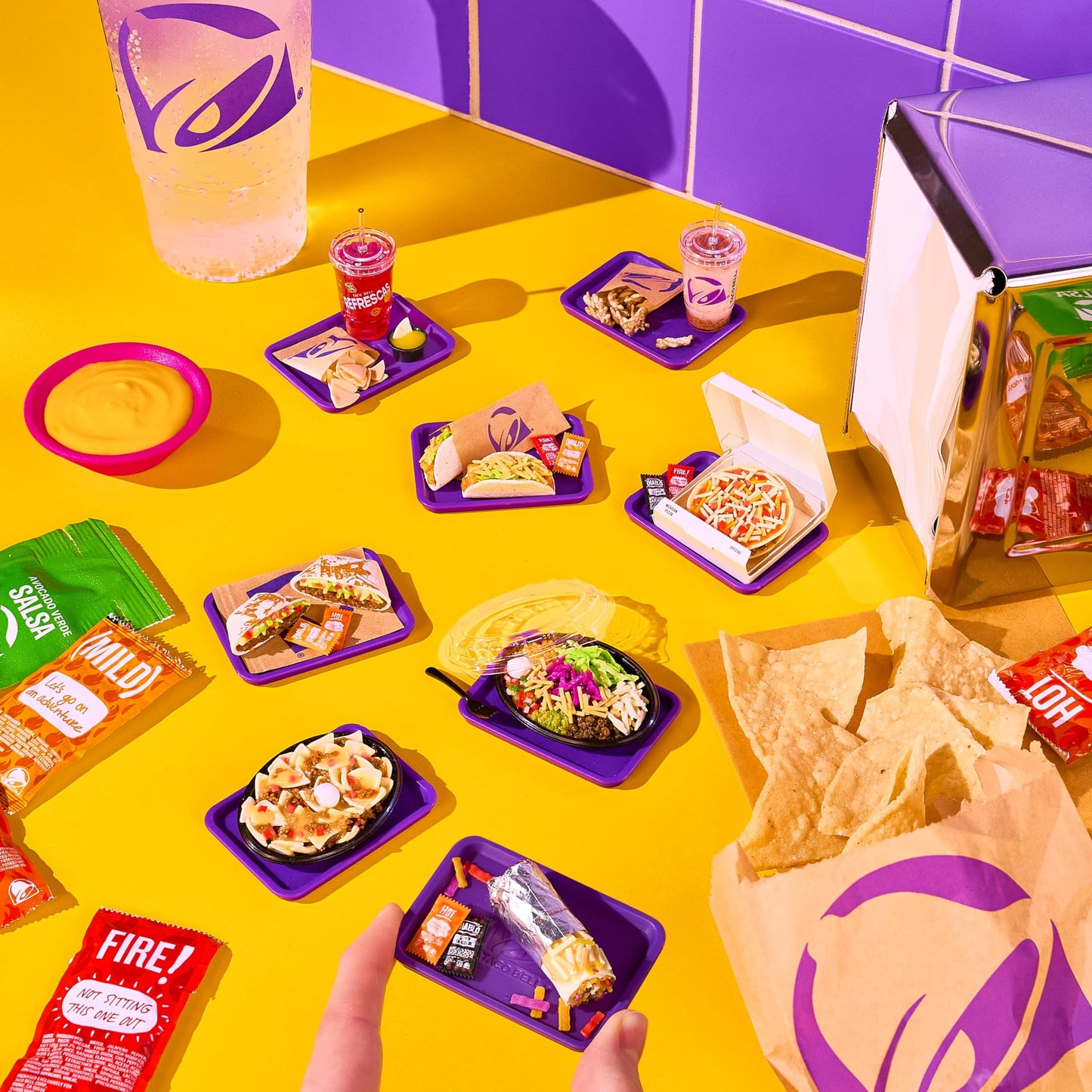 MGA's Miniverse Make It Mini Taco Bell Series 1 (2 Pack), Mini Collectibles - Blind Pack, DIY, Resin, Replica Food, Not Edible, Collectors, 8+