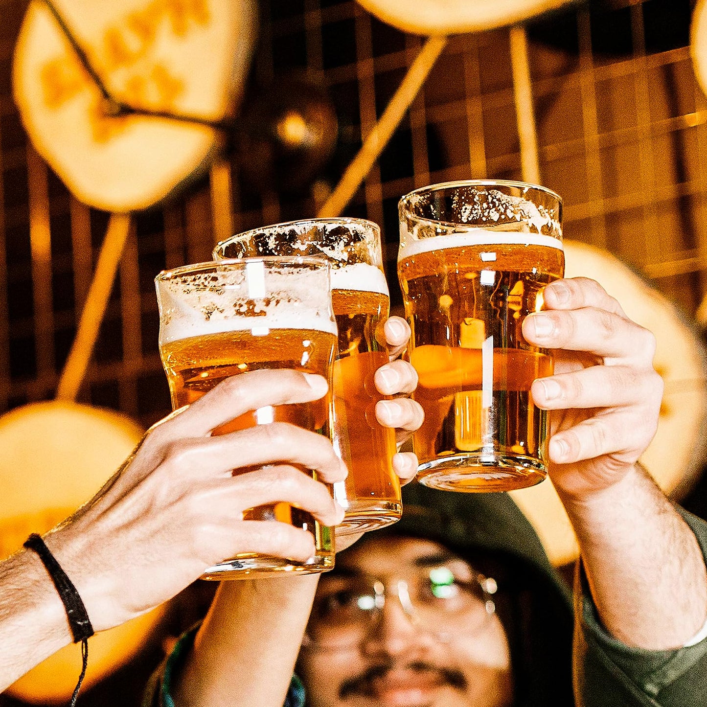 Beer Glasses Set of 6 - Print Glasses Set 20 Oz - 600 ml Craft Beer Ale Drinking Glasses with Traditional British Pub Design - Easy Stacking