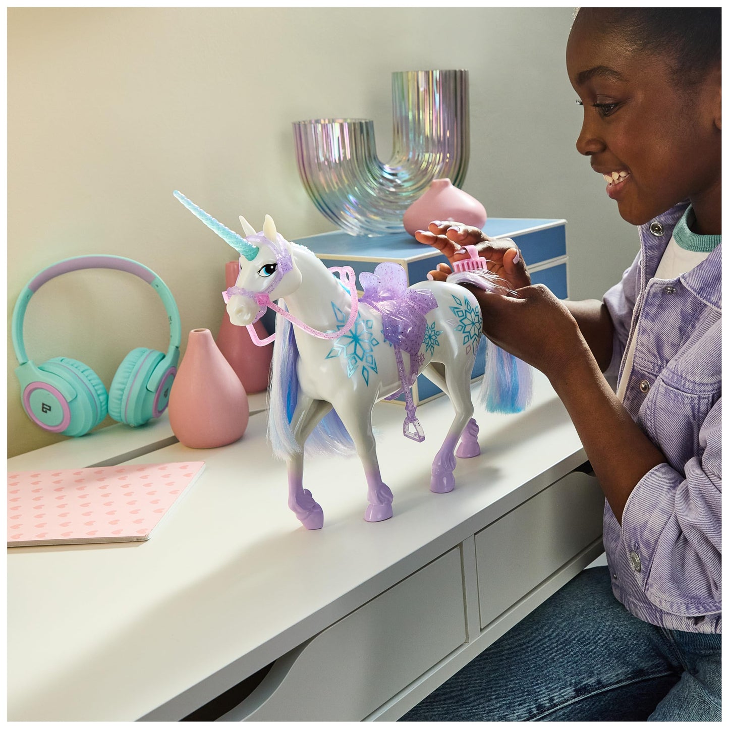 Unicorn Academy, Power of Friendship Glacier, Easter Gifts Idea, Dolls & Unicorn Toys for Girls, Includes Translucent Saddle & Bridle, 11”