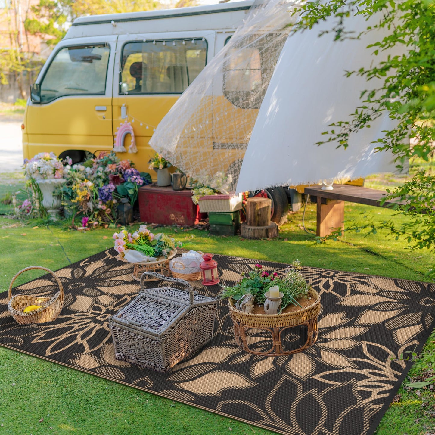 GENIMO Outdoor Rug Waterproof for Patio Decor, Reversible Plastic Straw Floral Camping Carpet, Large Area Rugs Mats for RV, Camper, Deck, Balcony, Porch, Beach, Picnic, Black & Brown