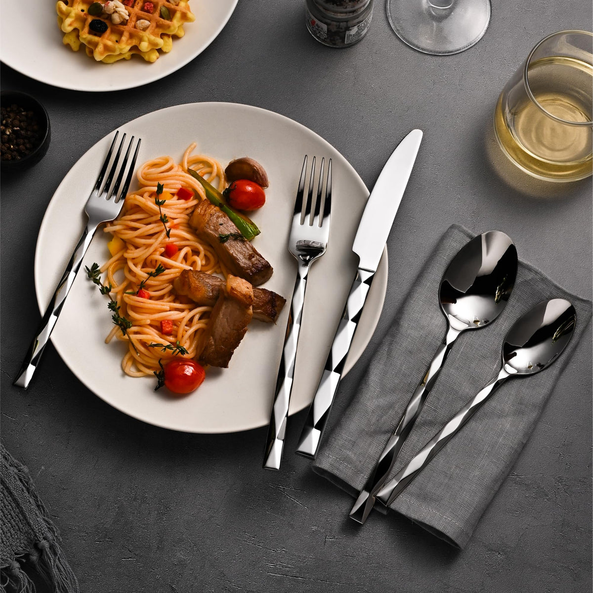KINGSTONE Silverware Set, Luxury 20 Piece Flatware Set for 4, 18/10 Stainless Steel Cutlery Set with Diamond Cut Pattern for Home, Wedding, Party, Mirror Polished and Dishwasher Safe
