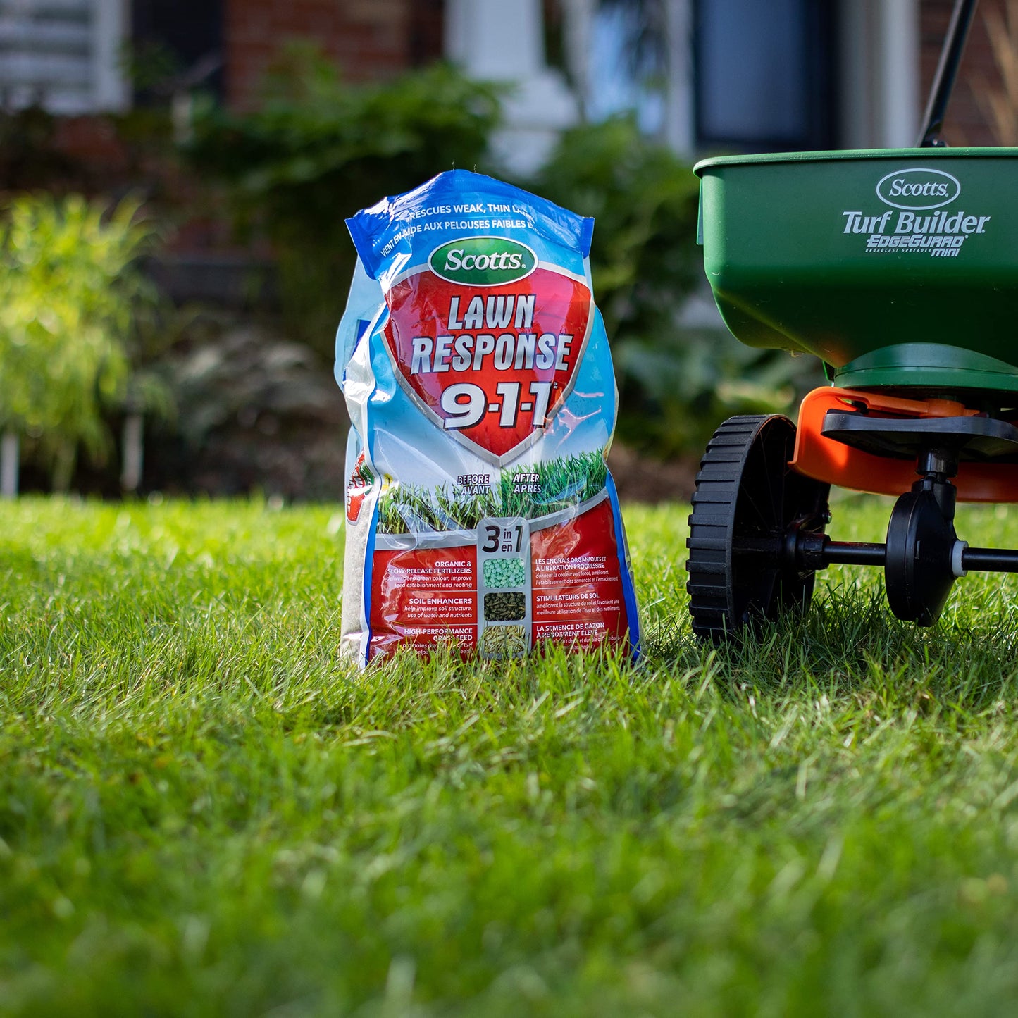 Scotts Lawn Response 9-1-1, 8kg (200 sq Meters / 2,150 sq feet Coverage) | Seed, Fertilizer & Soil Enhancer for Thick, Green Lawns | All-in-one Lawn Solution