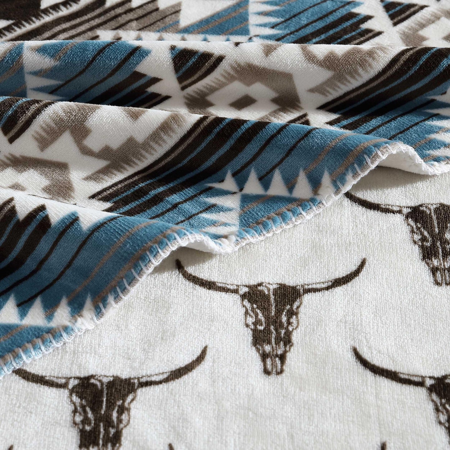 Wrangler - Throw Blanket, Super Soft Coco Flannel Bedding, Western Home Decor, Oeko-Tex Certified (Jericho Turquoise, 60" x 70")