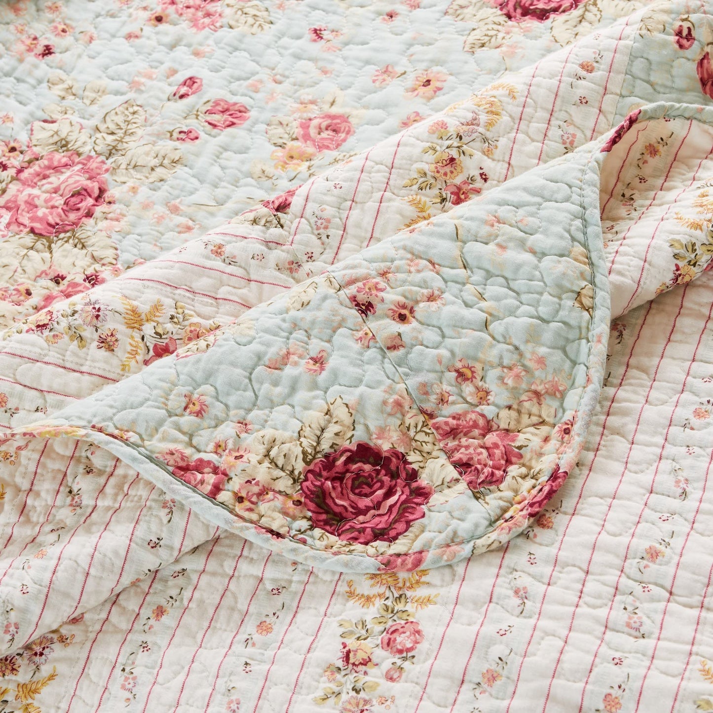 Greenland Home Antique Rose - Classic Traditional Floral - 100% Cotton Quilted Throw Blanket, 50 x 60 inches, Blue