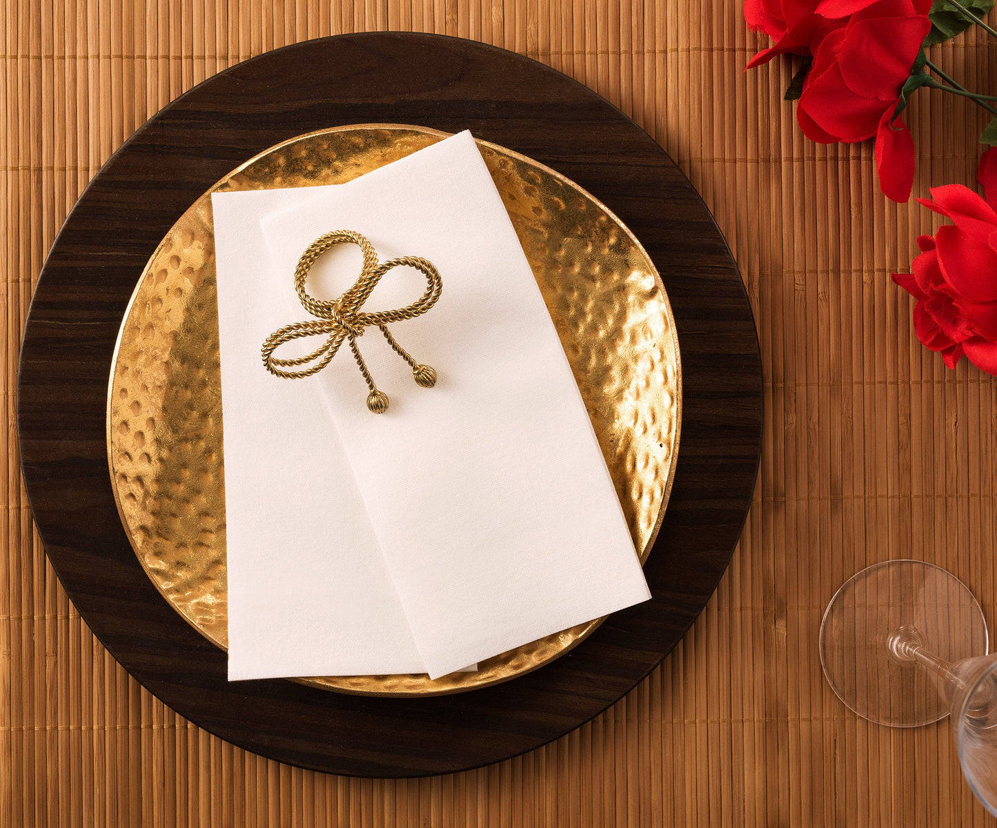 BloominGoods Disposable Bathroom Paper Napkins | 300-Pack 8" x 17" Single-Use Linen-Feel Guest Towels | Cloth-Like Hand Tissue Paper, White (Medium Size - Pack of 300)