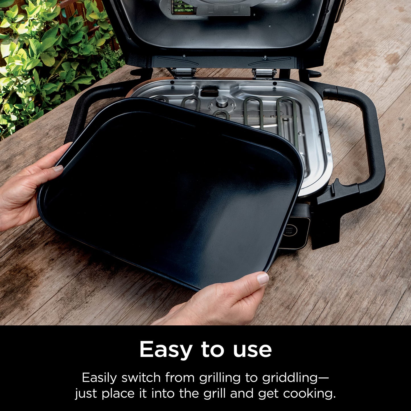 Ninja XSKGRDPLTC Woodfire Outdoor Flat Top Griddle Plate, Compatible with Ninja Woodfire Grills (OG700 Series), Ceramic Coating, Black/Grey
