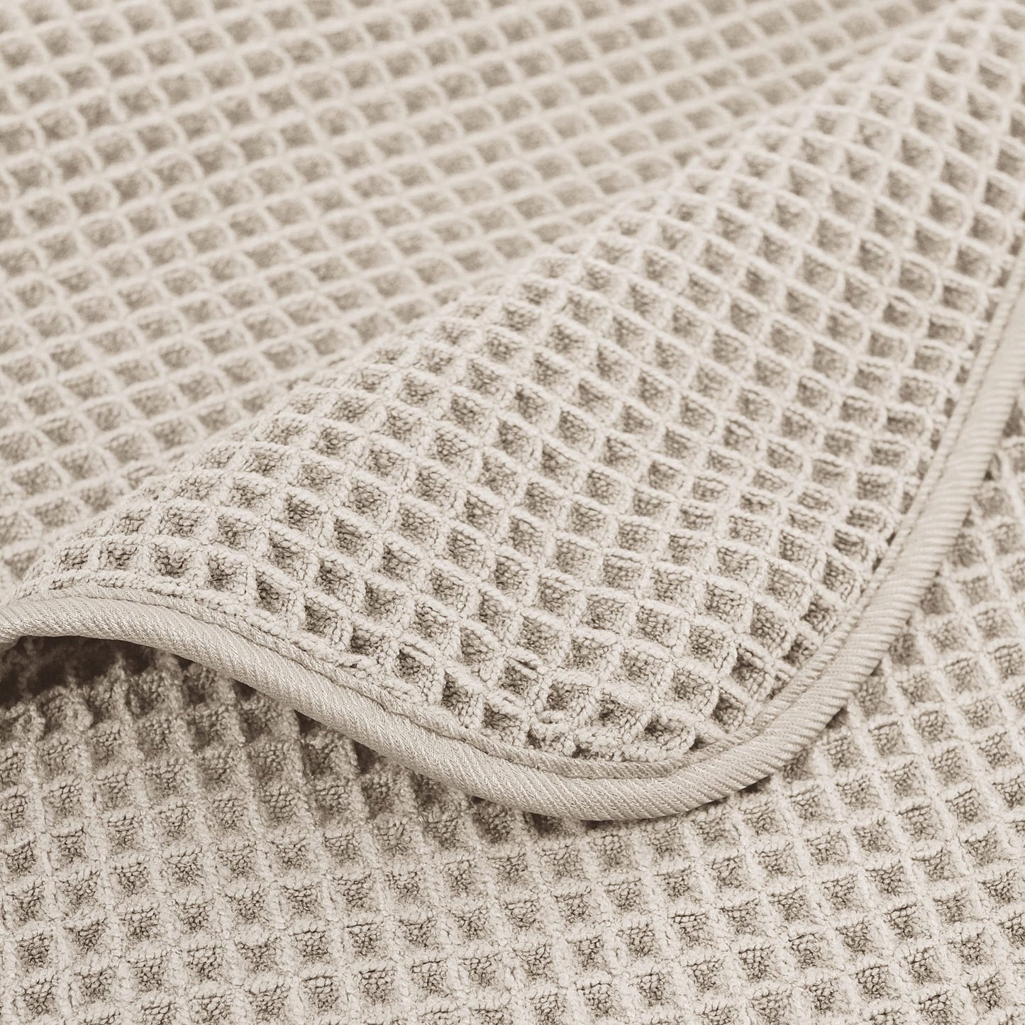 POLYTE 430 GSM Microfiber Oversize Quick Dry Lint Free Bath Towel, 60 x 30 in, 4 Pack (Waffle Weave)