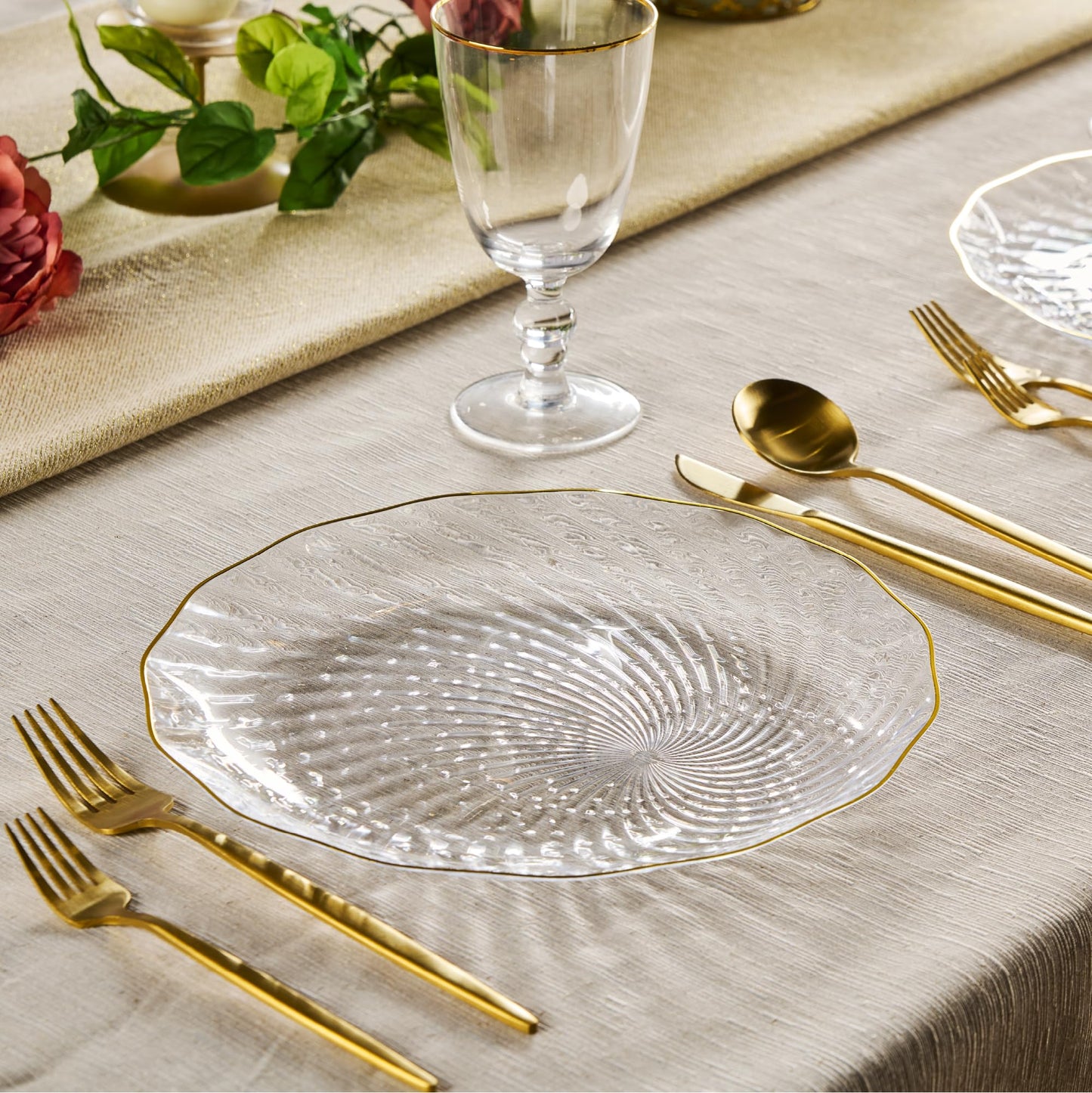 PLASTICPRO 30 Pack Elegant Plastic Plates 10 inch Clear with Gold Rim Spiral Design Disposable Plastic Dinner Plates