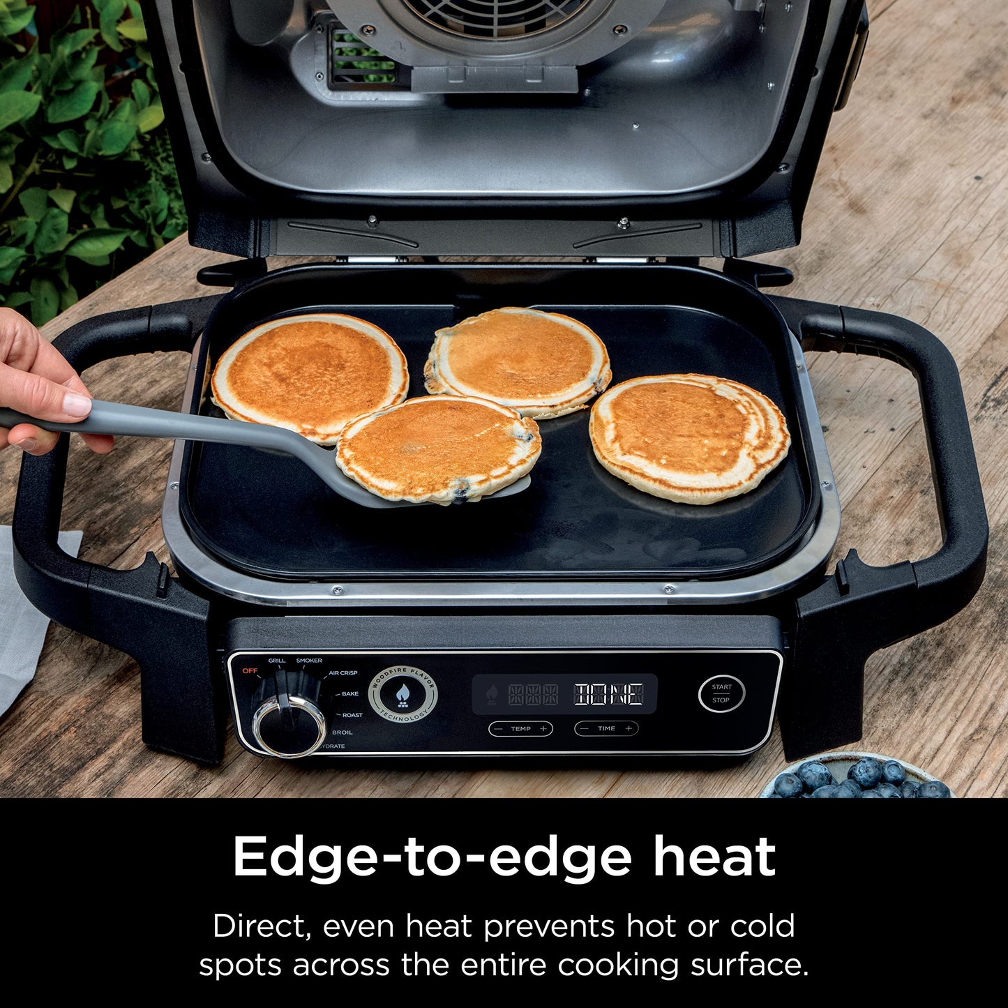 Ninja XSKGRDPLTC Woodfire Outdoor Flat Top Griddle Plate, Compatible with Ninja Woodfire Grills (OG700 Series), Ceramic Coating, Black/Grey