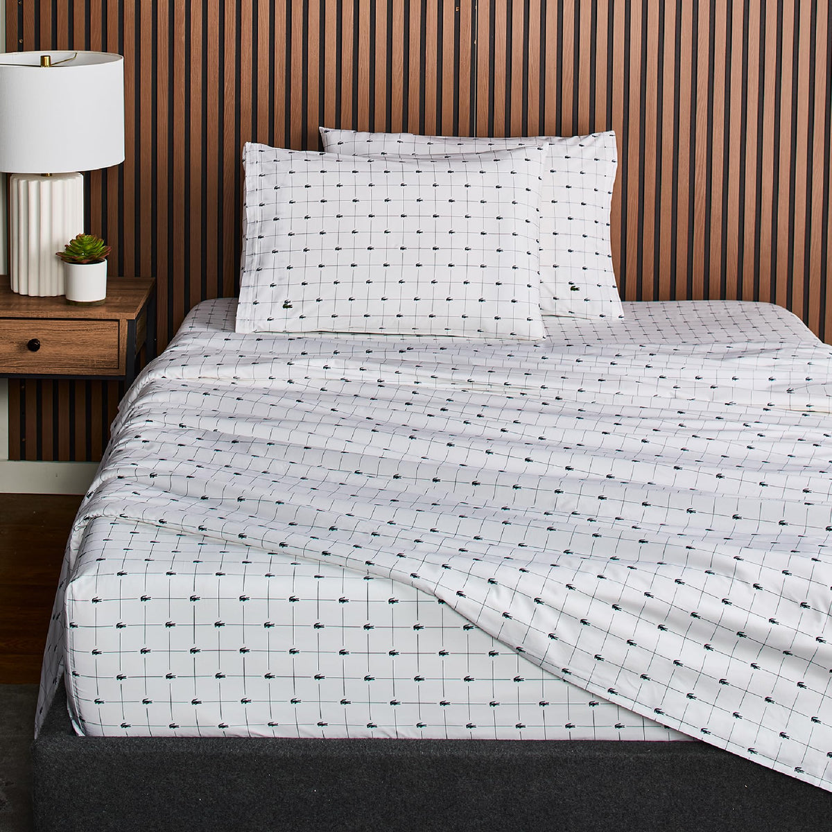 Lacoste 100% Cotton Percale 4-Piece Sheet Set – Cool, Crisp, Matte, and Durable, Oeko-Tex Certified – Print, Slice, Navy, Queen