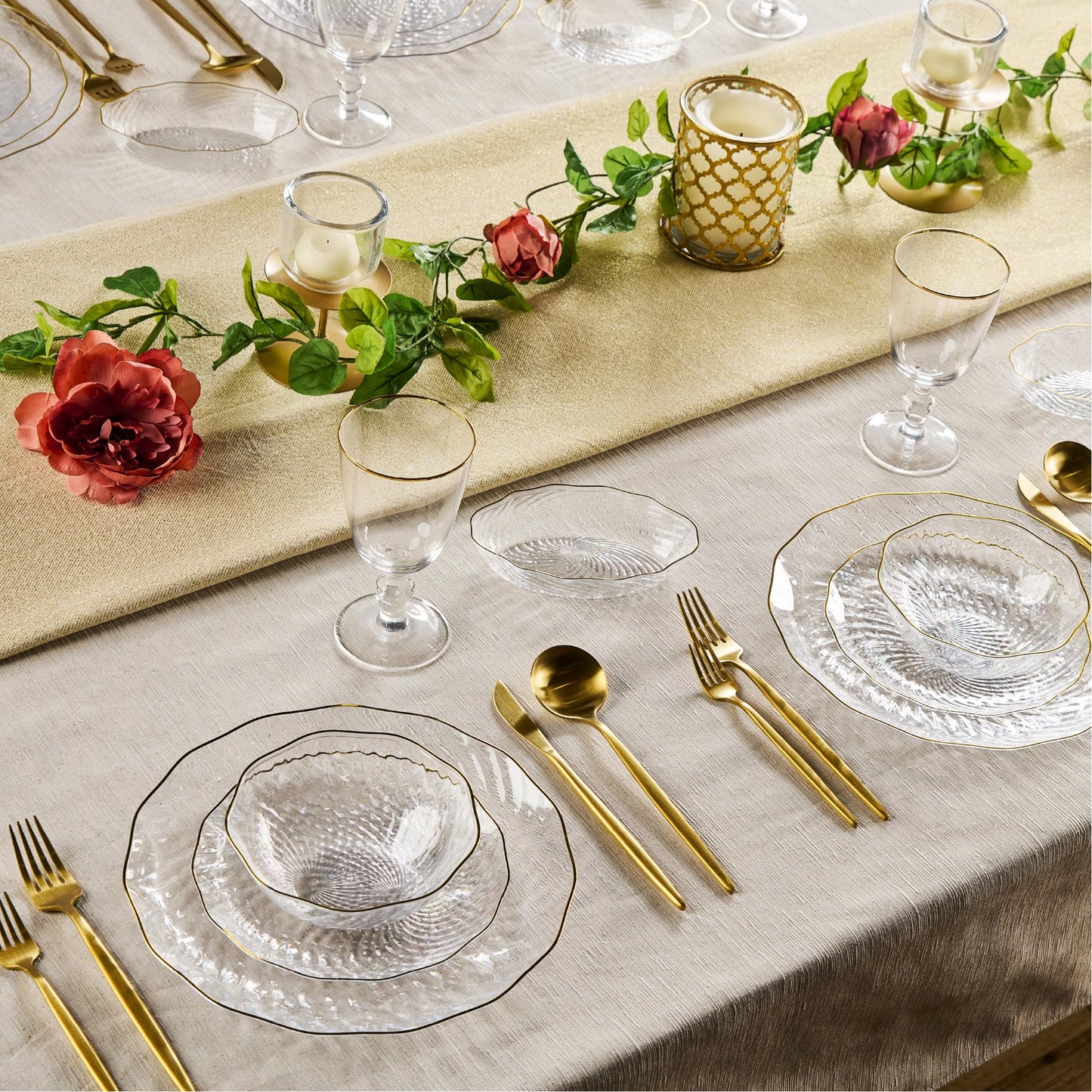 PLASTICPRO 30 Pack Elegant Plastic Plates 10 inch Clear with Gold Rim Spiral Design Disposable Plastic Dinner Plates