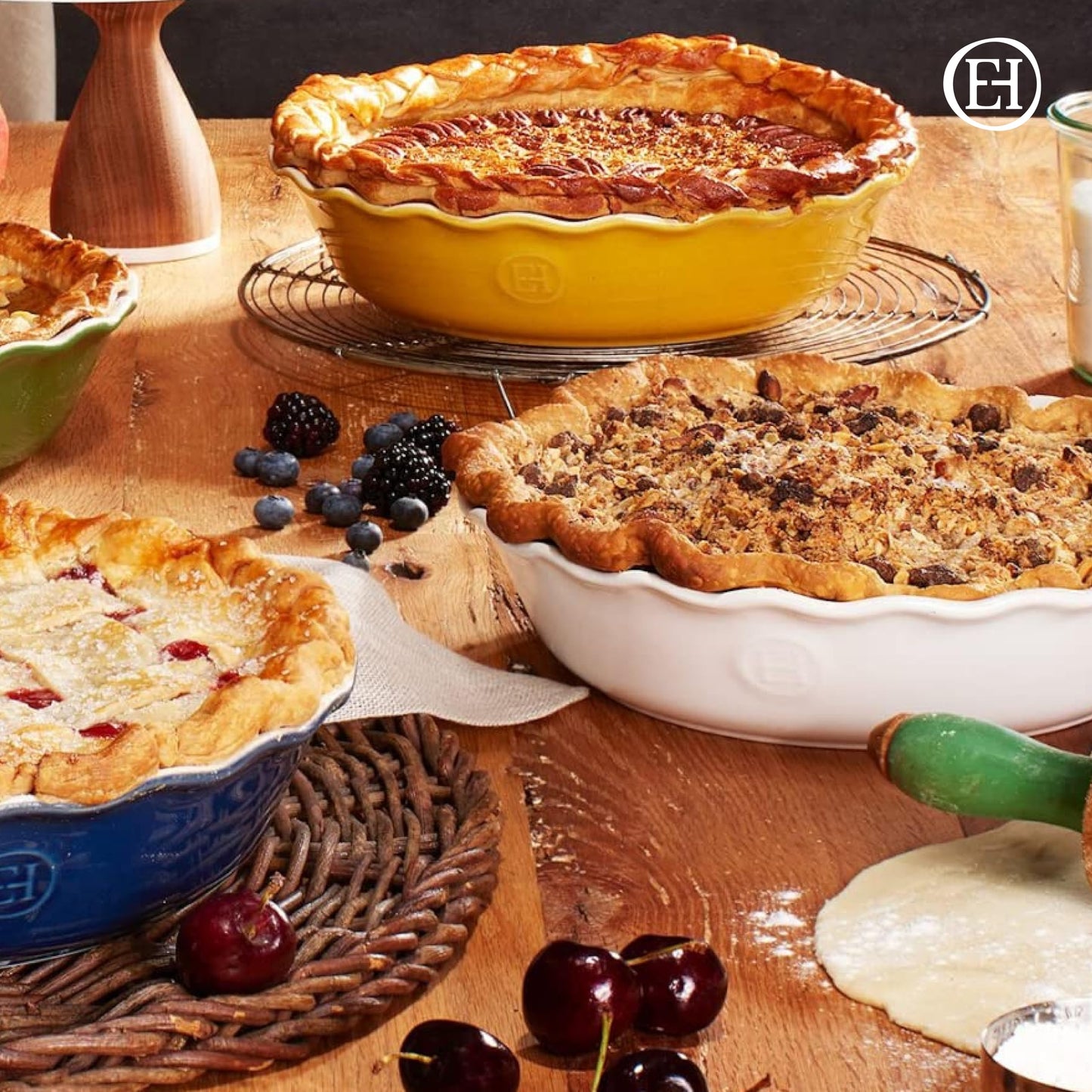 Emile Henry 91026131 Ruffled Pie Dish Bakeware 26 cm/10 in, 1.4L/1.5 qt, Argile