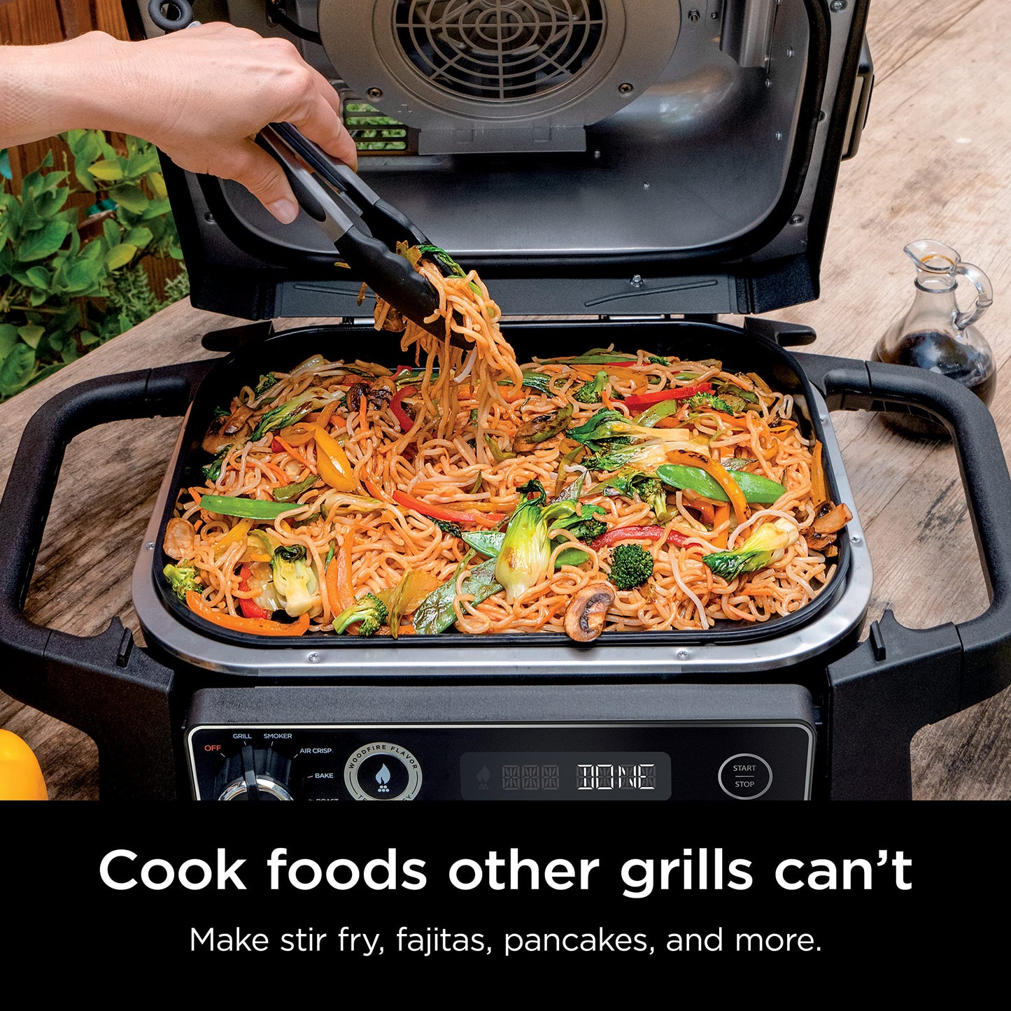Ninja XSKGRDPLTC Woodfire Outdoor Flat Top Griddle Plate, Compatible with Ninja Woodfire Grills (OG700 Series), Ceramic Coating, Black/Grey
