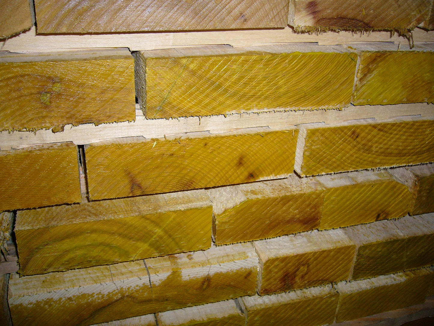 ANCHORSEAL 2 Hybrid Log & Lumber end grain sealer (1 Gallon) - Water-based wax & polymer prevents up to 90% of end checking (drying splits) on cut ends. Green wood sealer for turning blanks & bowls. … (1 Gallon)