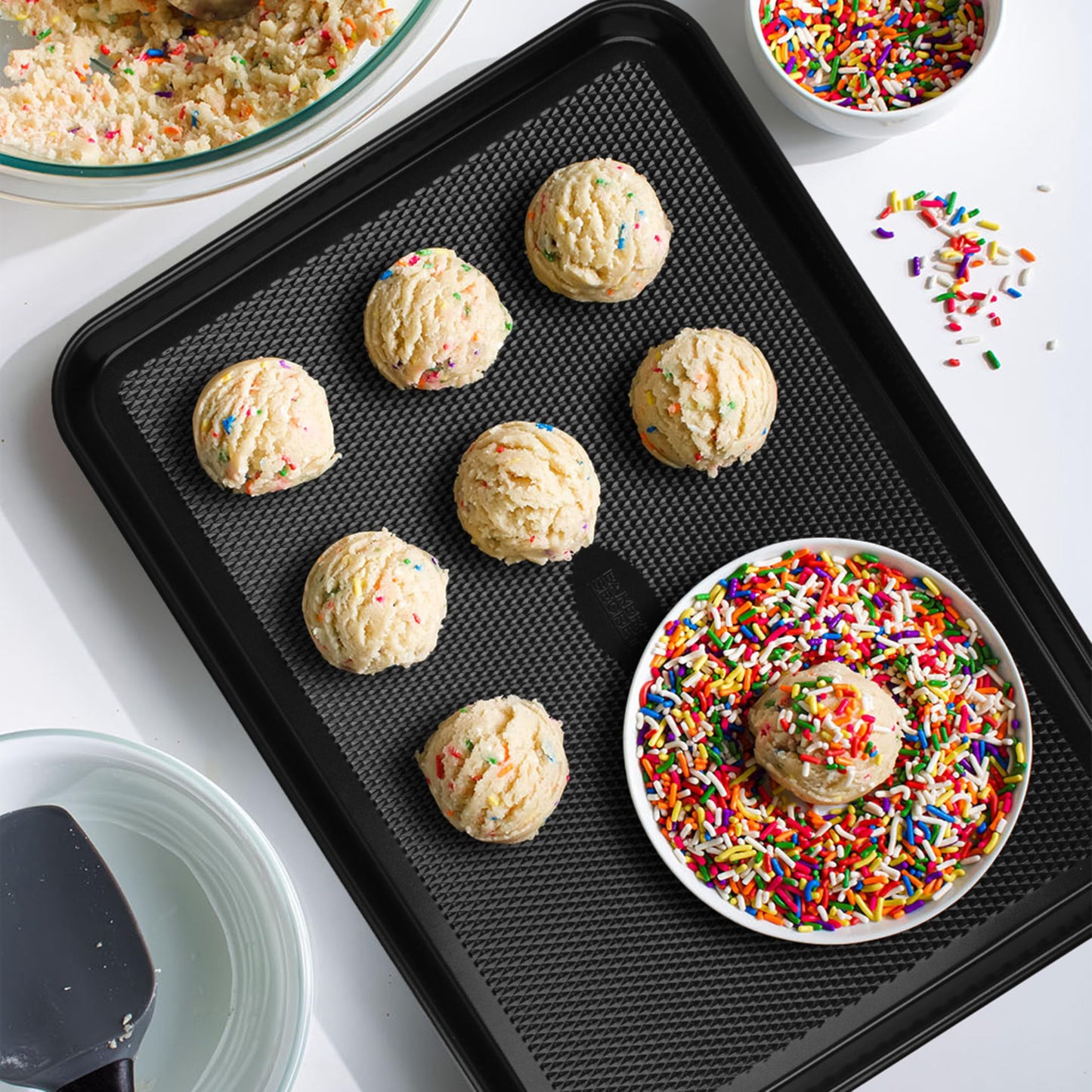 Baker's Secret Baking Sheet Pan Set, 3X Cookie Sheets for Oven, Diamond Texture Premium Air Flow Circulation, Set of 3 Baking Trays, Extra Thick 0.6mm with Diamond Base PFOA, PFOS, and PTFE Free