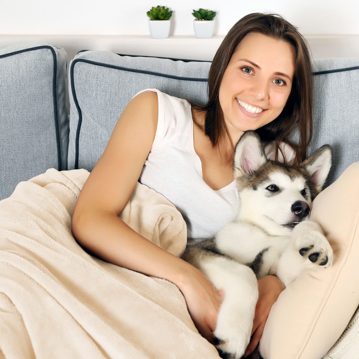 Waterproof Dog Blanket - 50x60-Inch Reversible Sherpa Dog Blanket for Couch, Bed, or Car - Protects from Spills, Stains, or Pet Fur by PETMAKER (Cream)