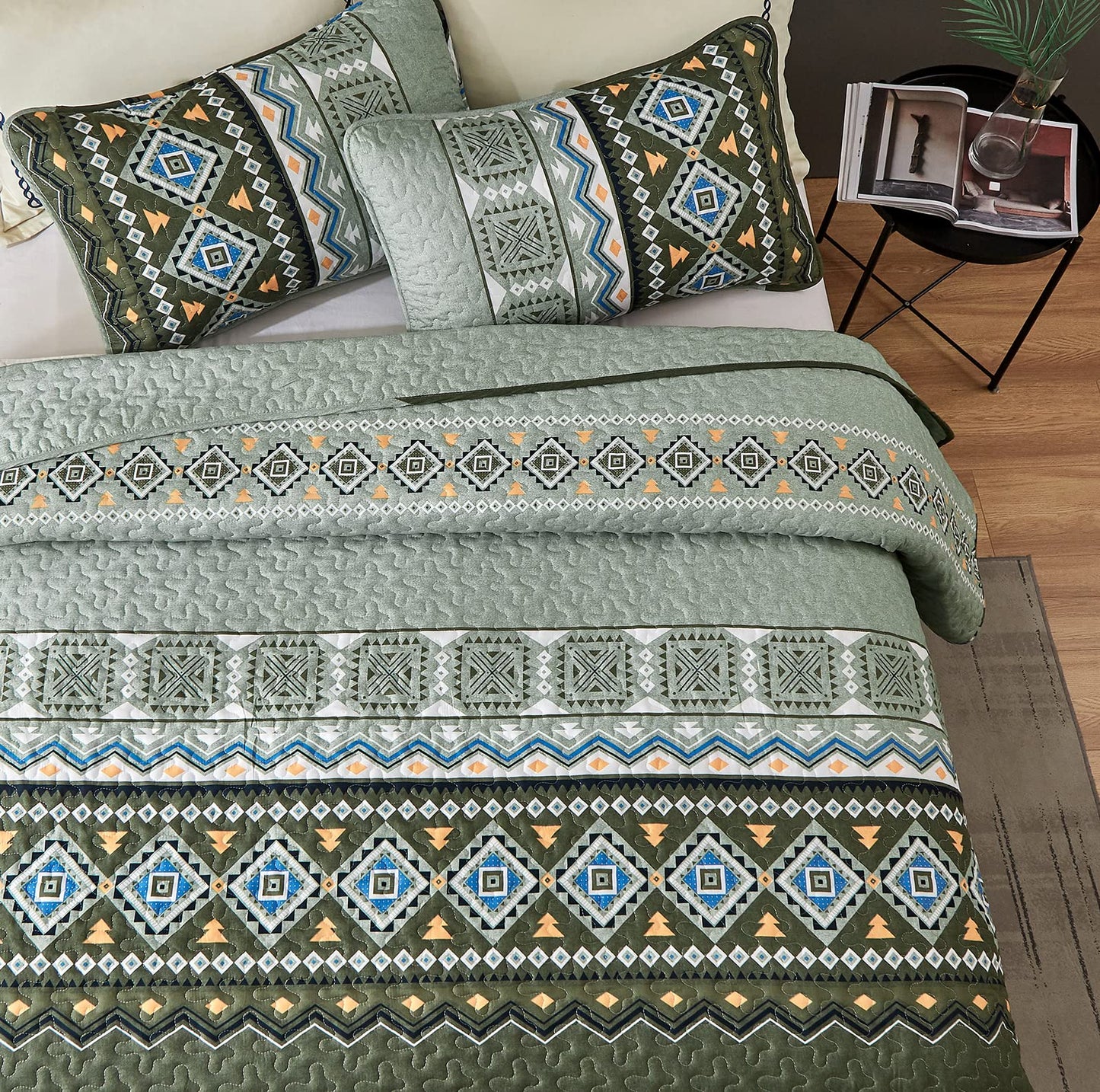 Boho Quilt Set Queen Size Olive Green Bedding Bedspread Reversible Geometric Aztec Pattern Soft Lightweight Microfiber Bohemian Coverlet Set for All Season 3 Pieces 90"x96"