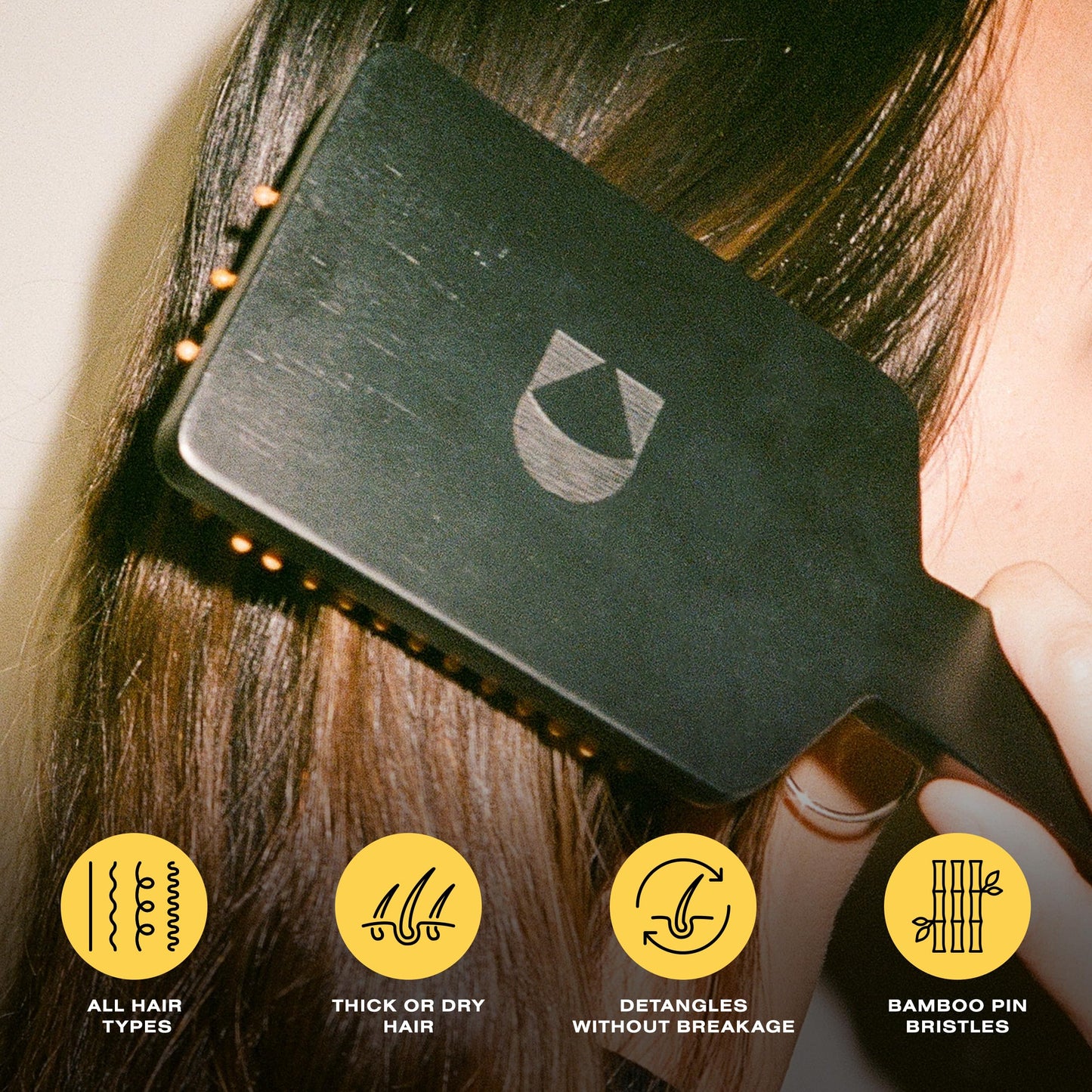 Ceremonia Brush de Pelo Bamboo Sustainable Paddle Brush for Thick Hair & Scalp Stimulation