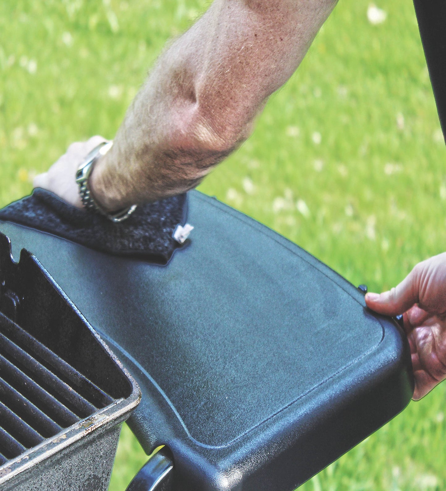 Caron & Doucet - BBQ Grill Cleaner Oil | Plant-Based & Vegan | Best for Cleaning Barbeque Grills & Grates | Use with Wooden Scrapers, Brushes, Accessories & Tools | Great Gift for Dad! (8 oz 2 Pack)