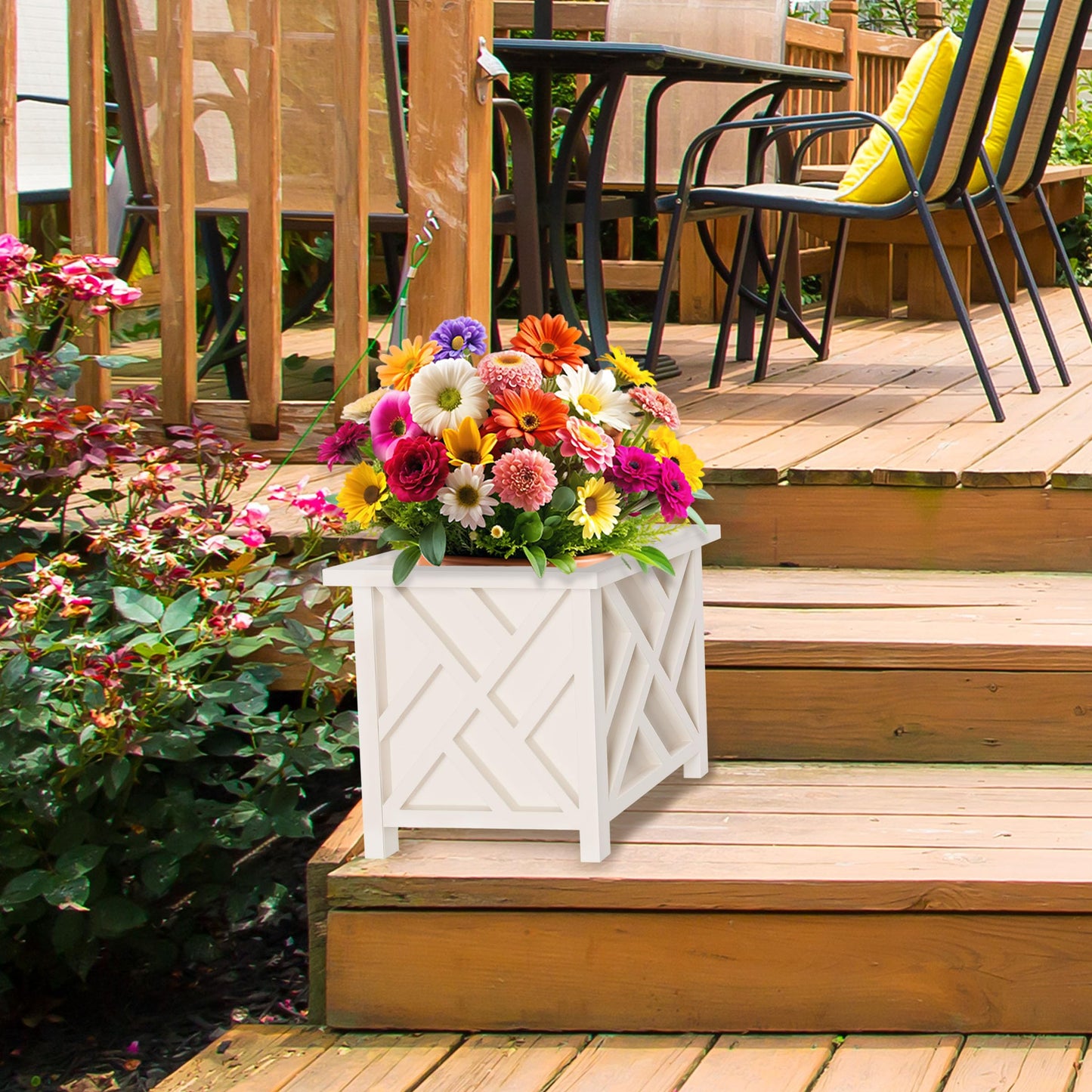 Pure Garden Lattice Design Planter Box - 15.5-Inch-Square Decorative Outdoor Flower or Plant Pot - Front Porch, Patio, and Garden Decor (White)