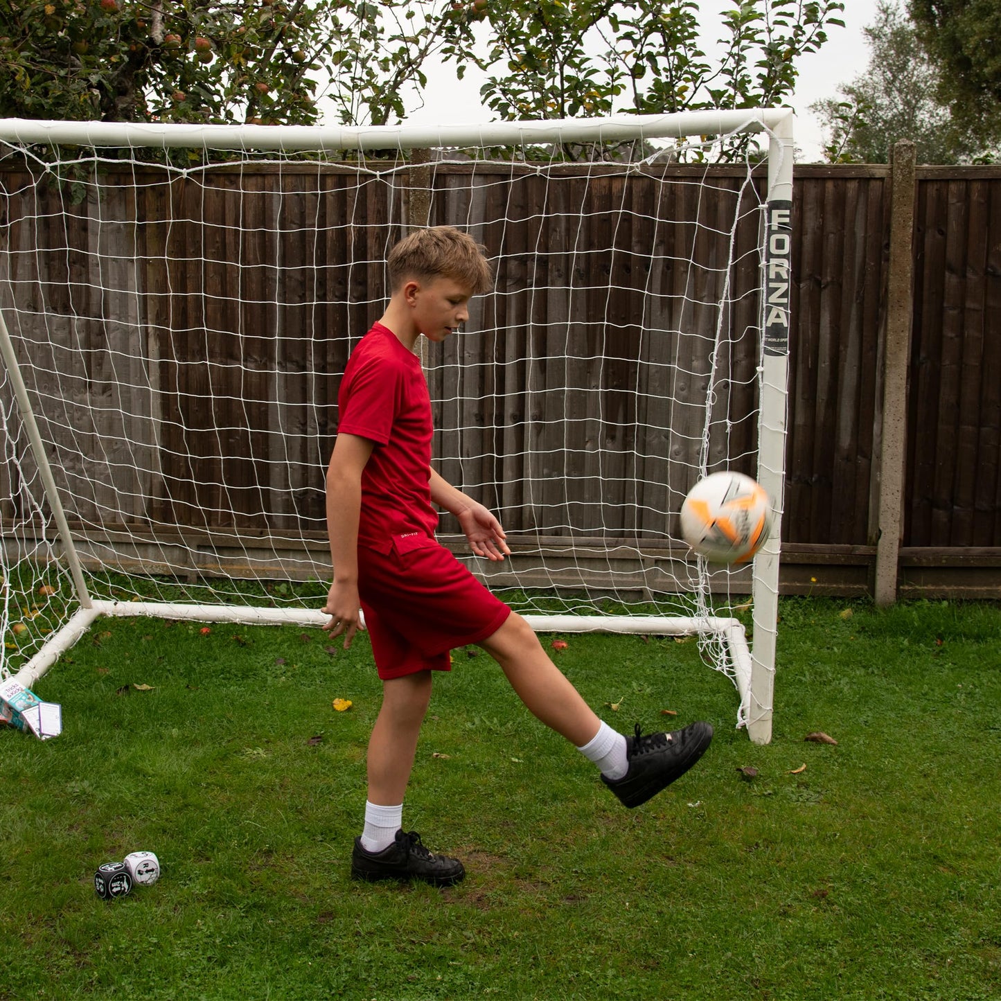 Shuffle Up Tricks & Kicks Soccer Dice Game - Soccer Challenging Skills Training Dice, Outdoor & Indoor Soccer Games for Kids, Keepy Uppy Training Dice, Soccer Gifts for Boys & Girls | (2 Dices)