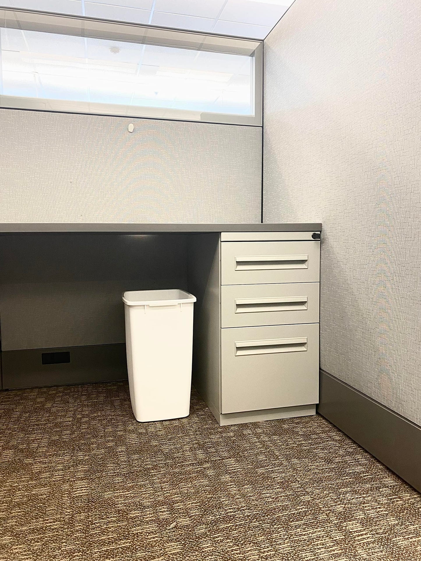 Rubbermaid Small Kitchen Bathroom Trash Can, Under-Sink Waste Basket, Plastic, White, 9 Gallons, 1 Count (Pack of 1)